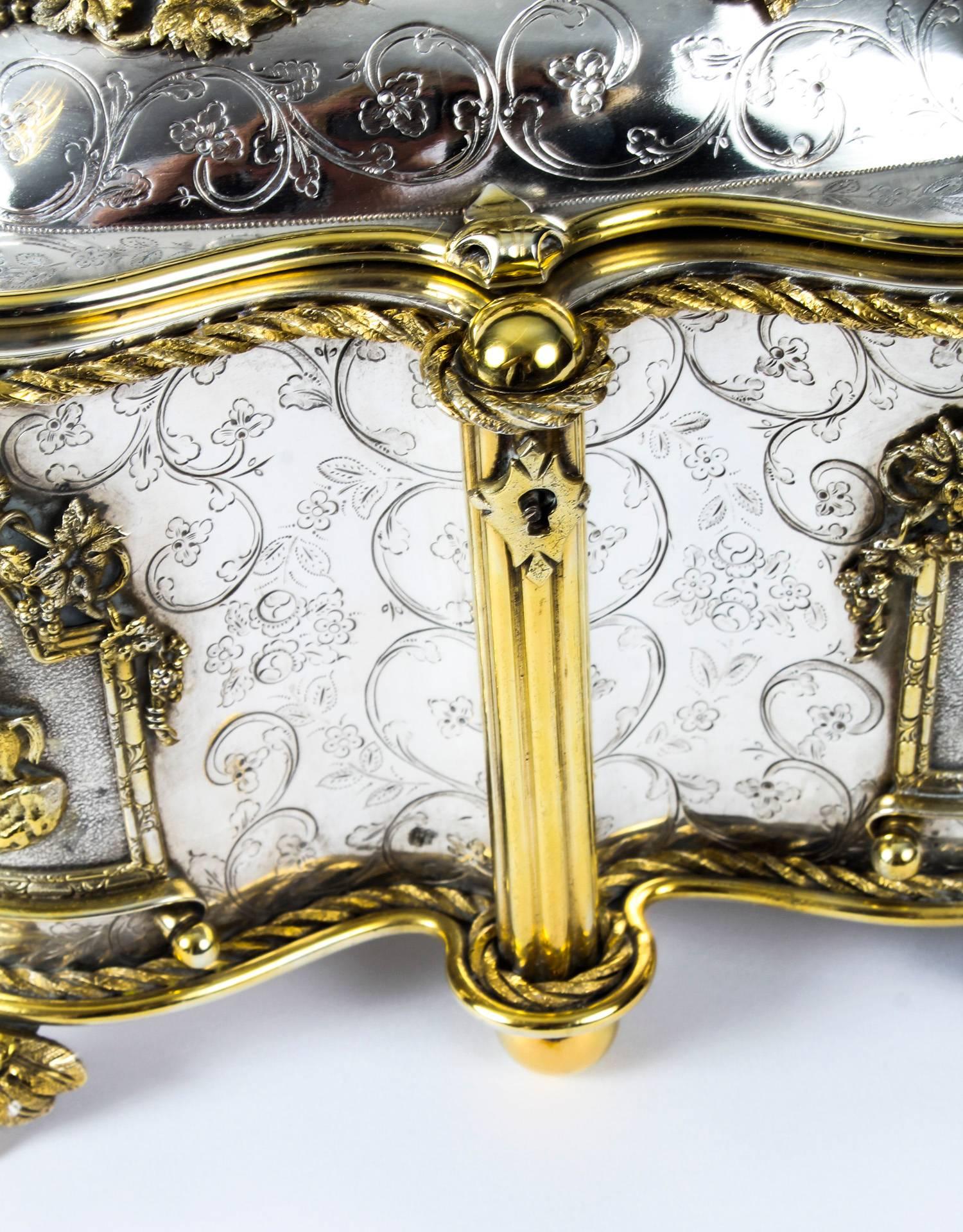 Antique Large French Gold and Silver Plated Oval Casket 19th Century 2