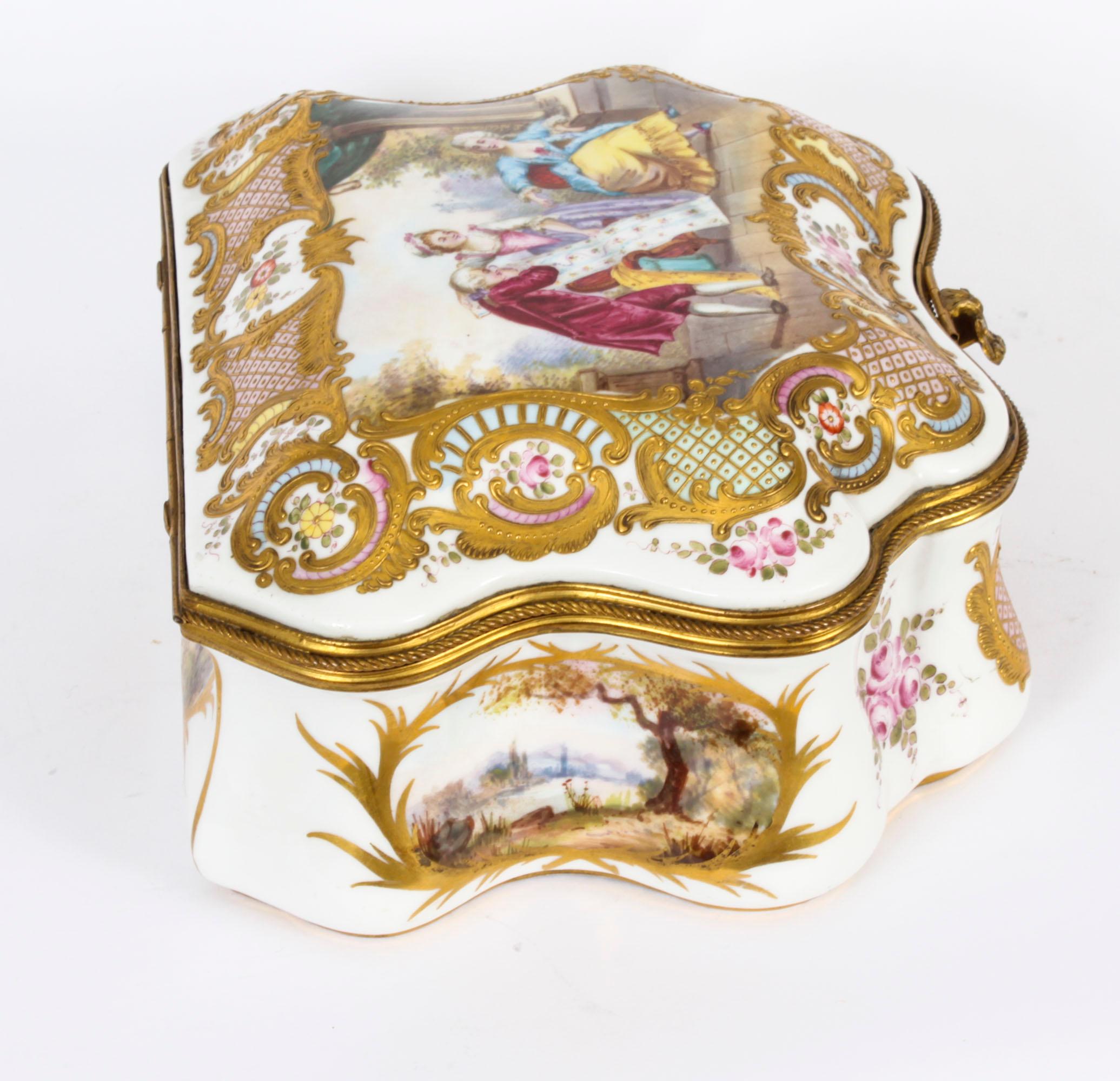 Antique Large French Sevres Porcelain Casket 19th Century 7