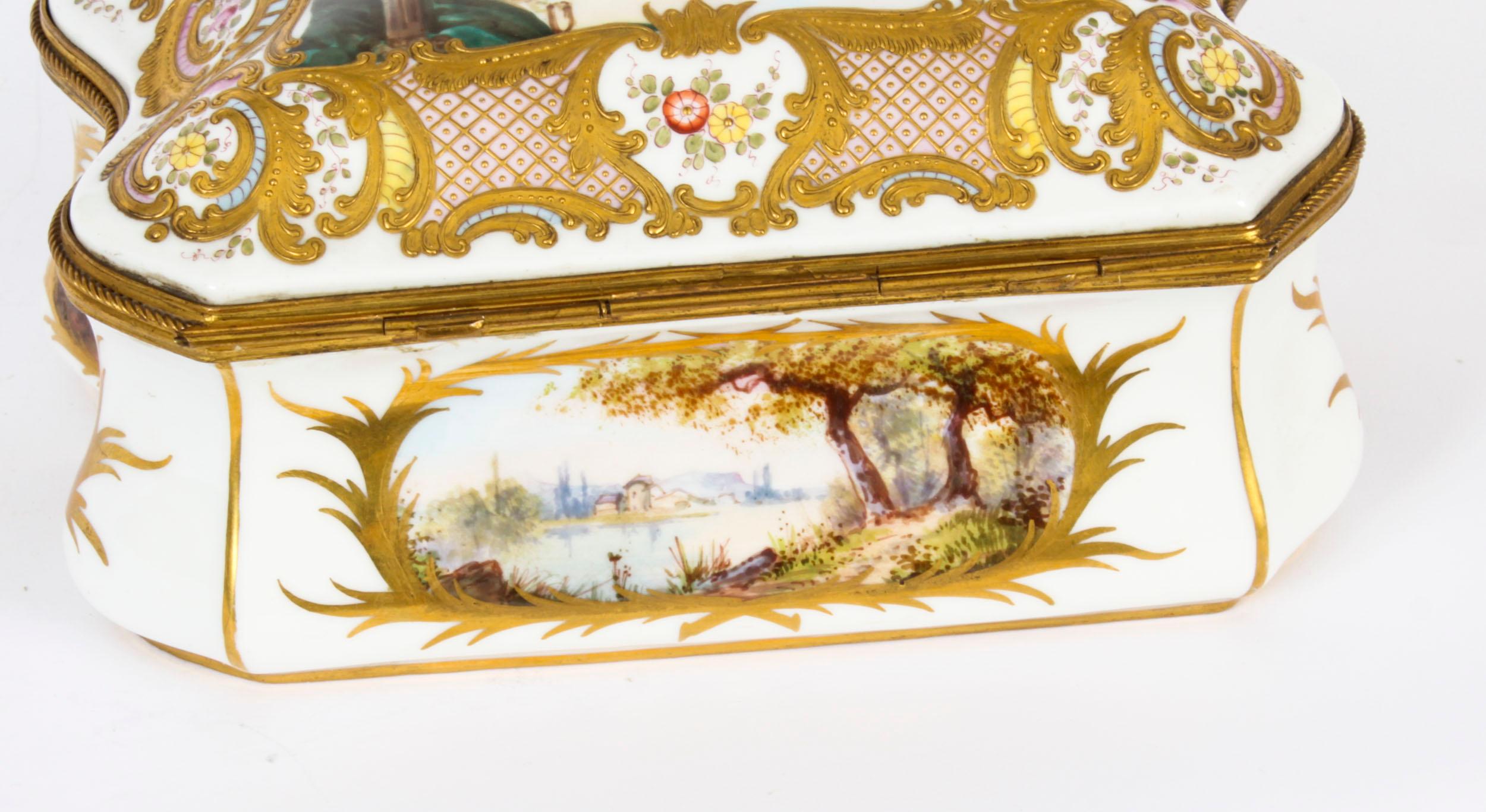 Antique Large French Sevres Porcelain Casket 19th Century For Sale 9