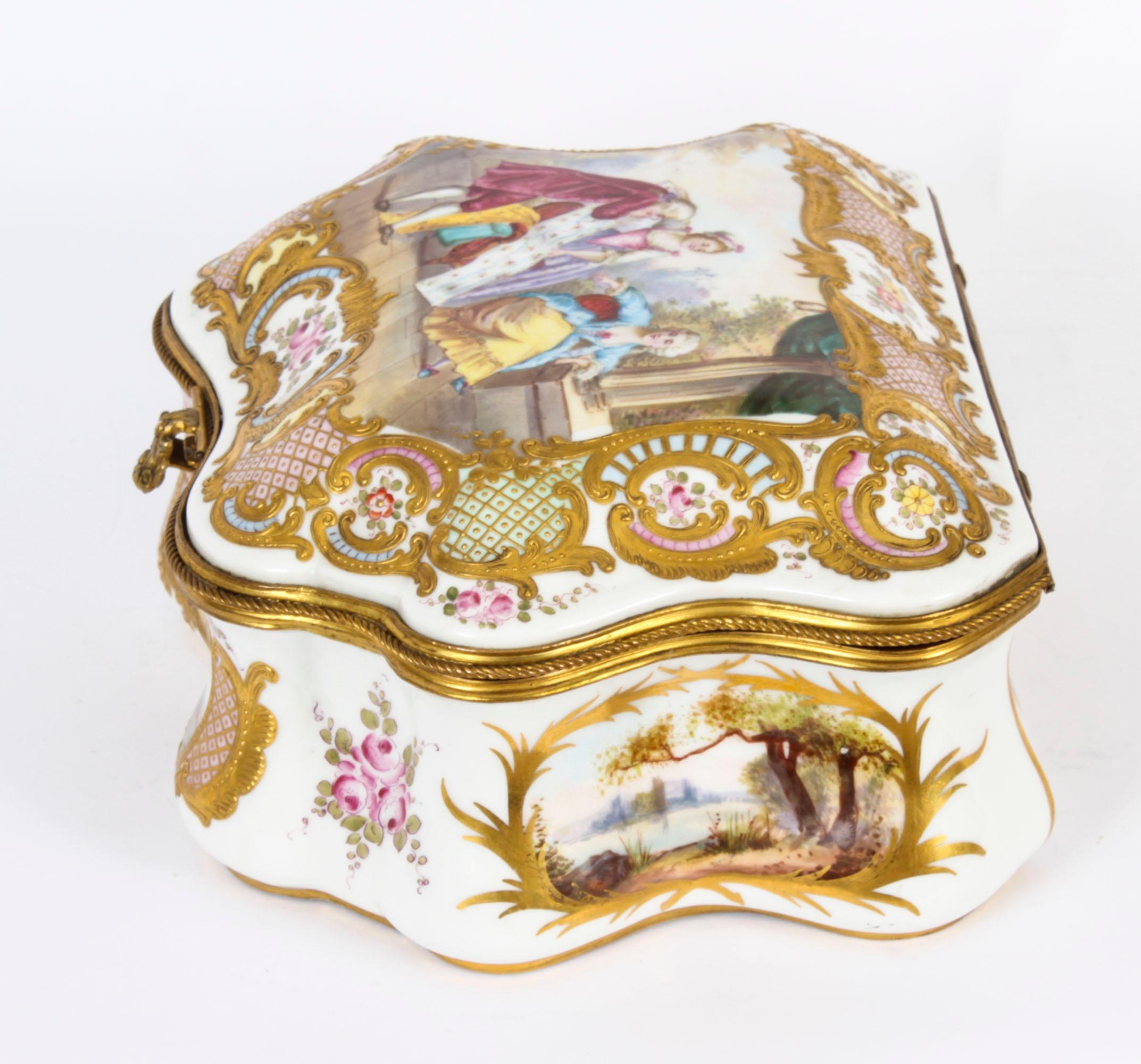 Antique Large French Sevres Porcelain Casket 19th Century 10