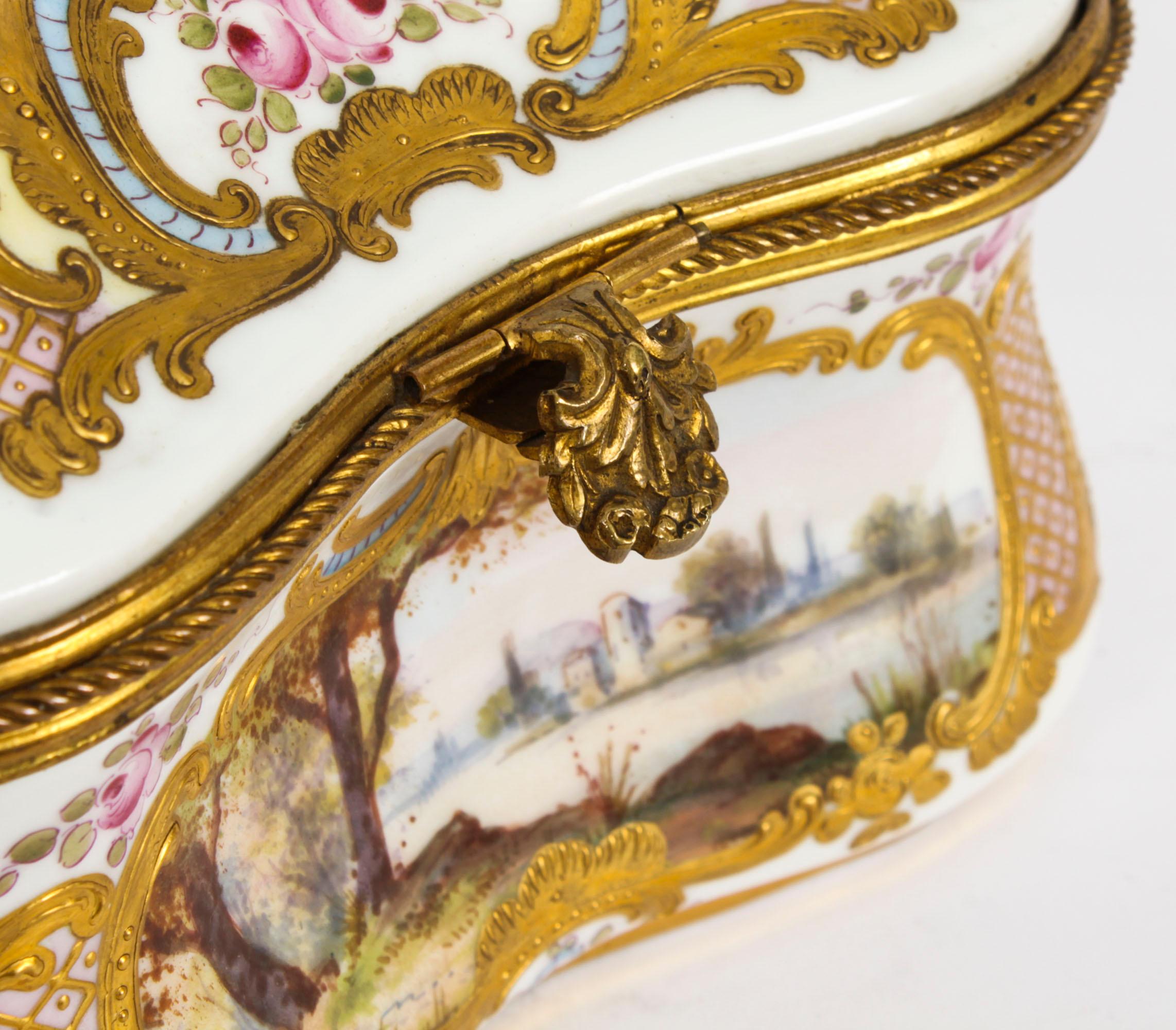 Antique Large French Sevres Porcelain Casket 19th Century For Sale 3