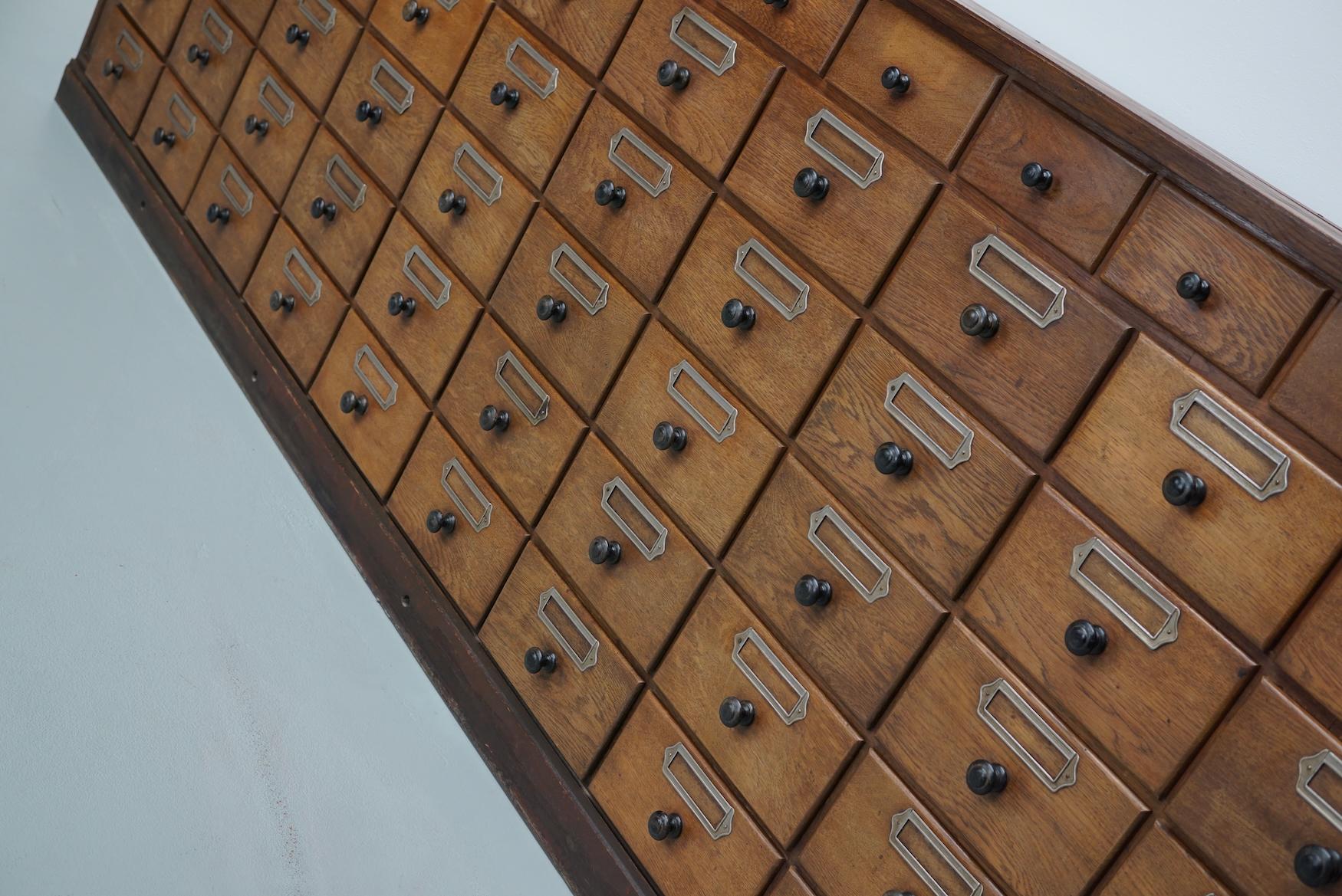 Quercia Antico grande gabinetto da farmacia tedesco in Oak, 1920/1930 in vendita