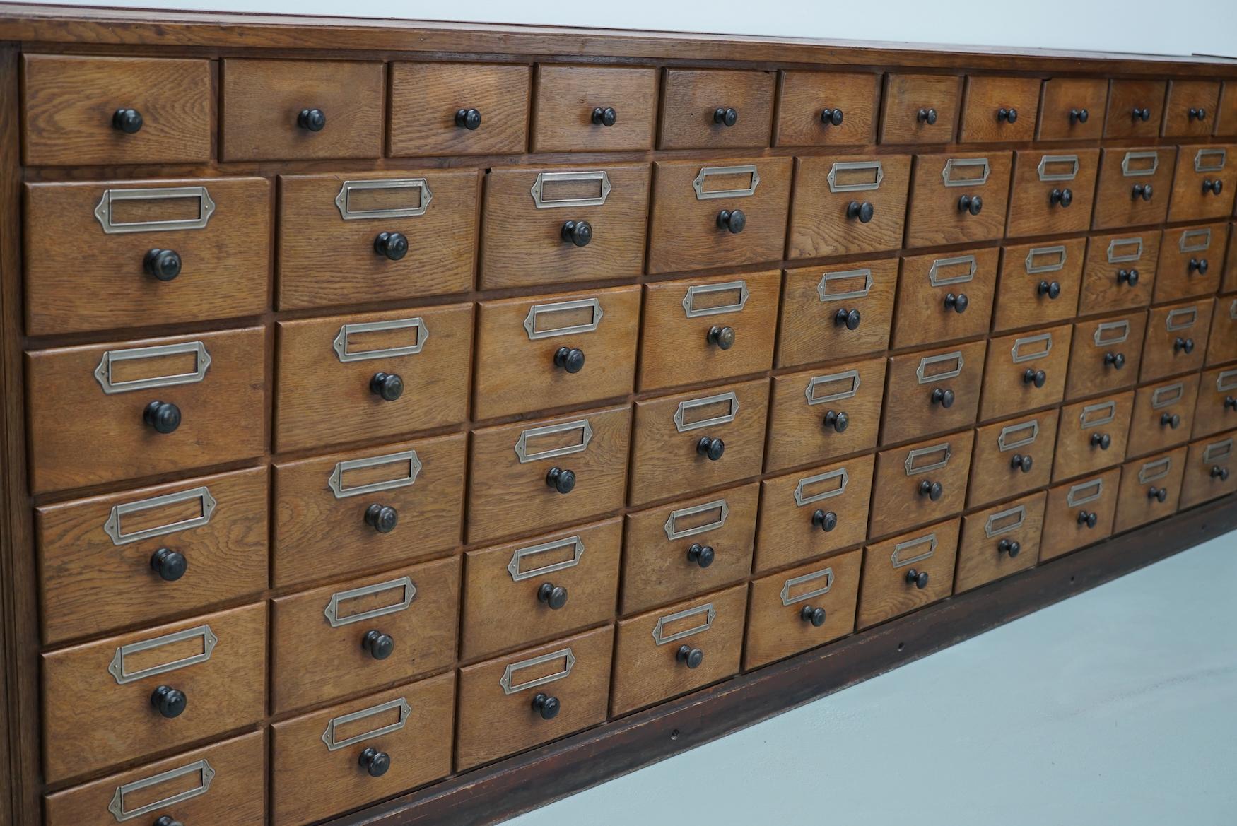 Antico grande gabinetto da farmacia tedesco in Oak, 1920/1930 in vendita 1