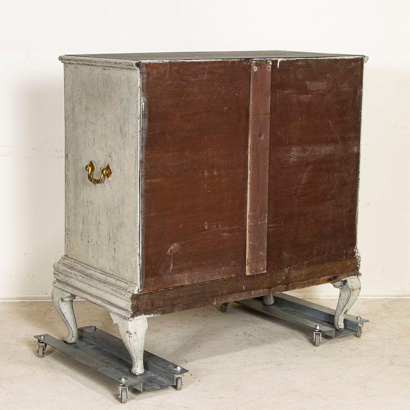 Antique Large Gray Painted Chest of 4 Drawers from England In Good Condition In Round Top, TX