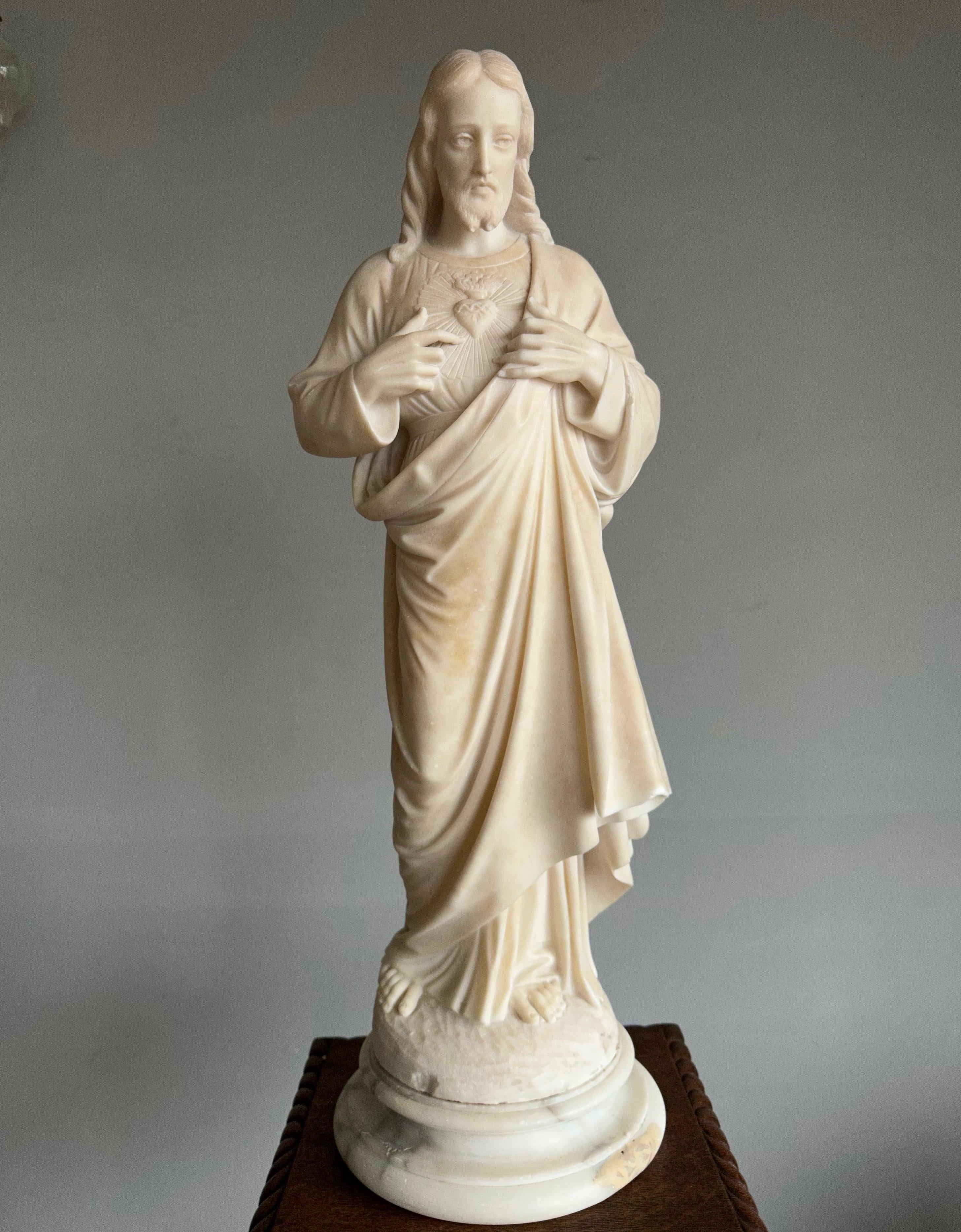 Antike und große, handgeschnitzte Alabaster-Skulptur „Sacred Heart of Christ“-Statue (Italienisch) im Angebot
