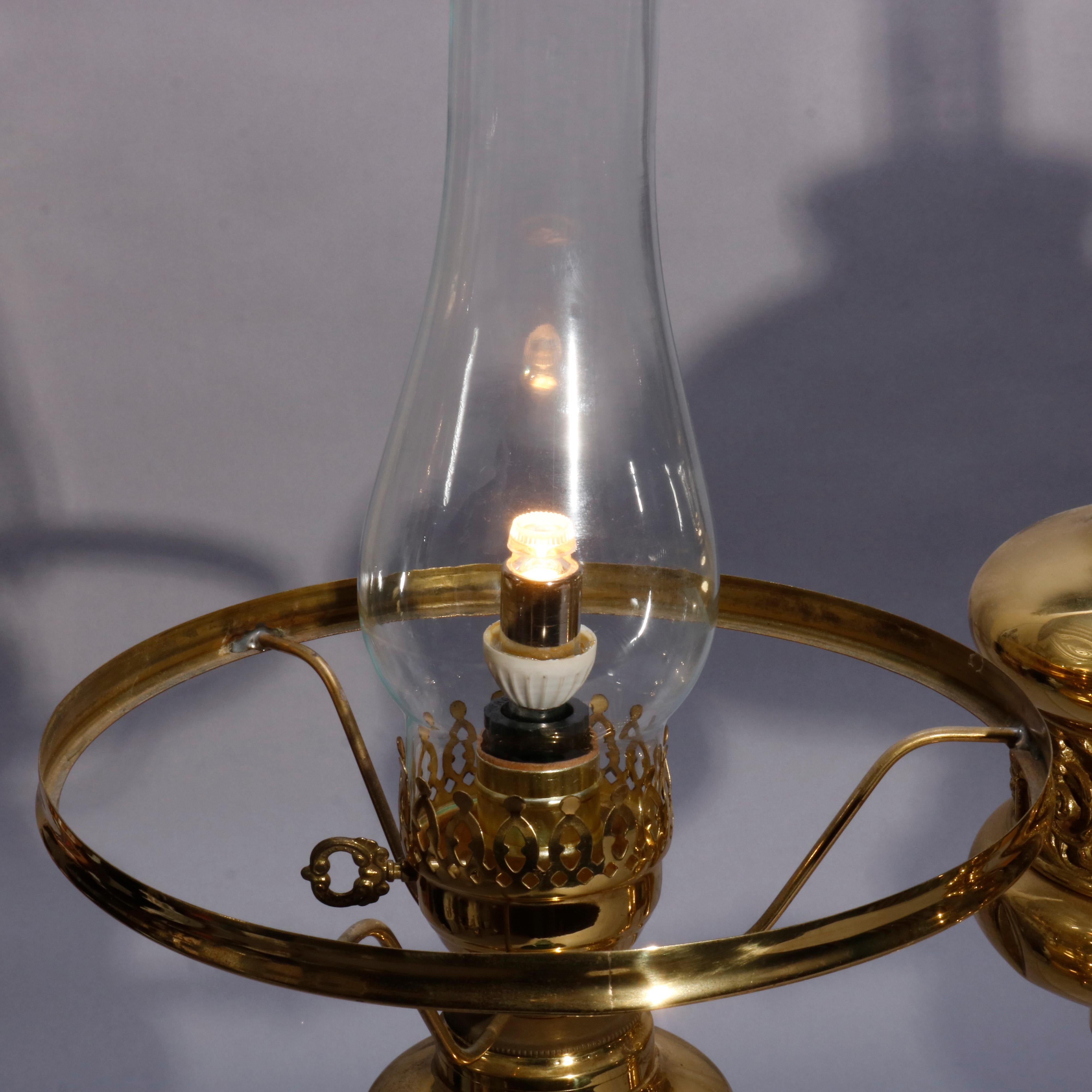 Antique grande lampe d'étudiant double en laiton de l'école de Harvard avec abat-jour en verre ciselé 5