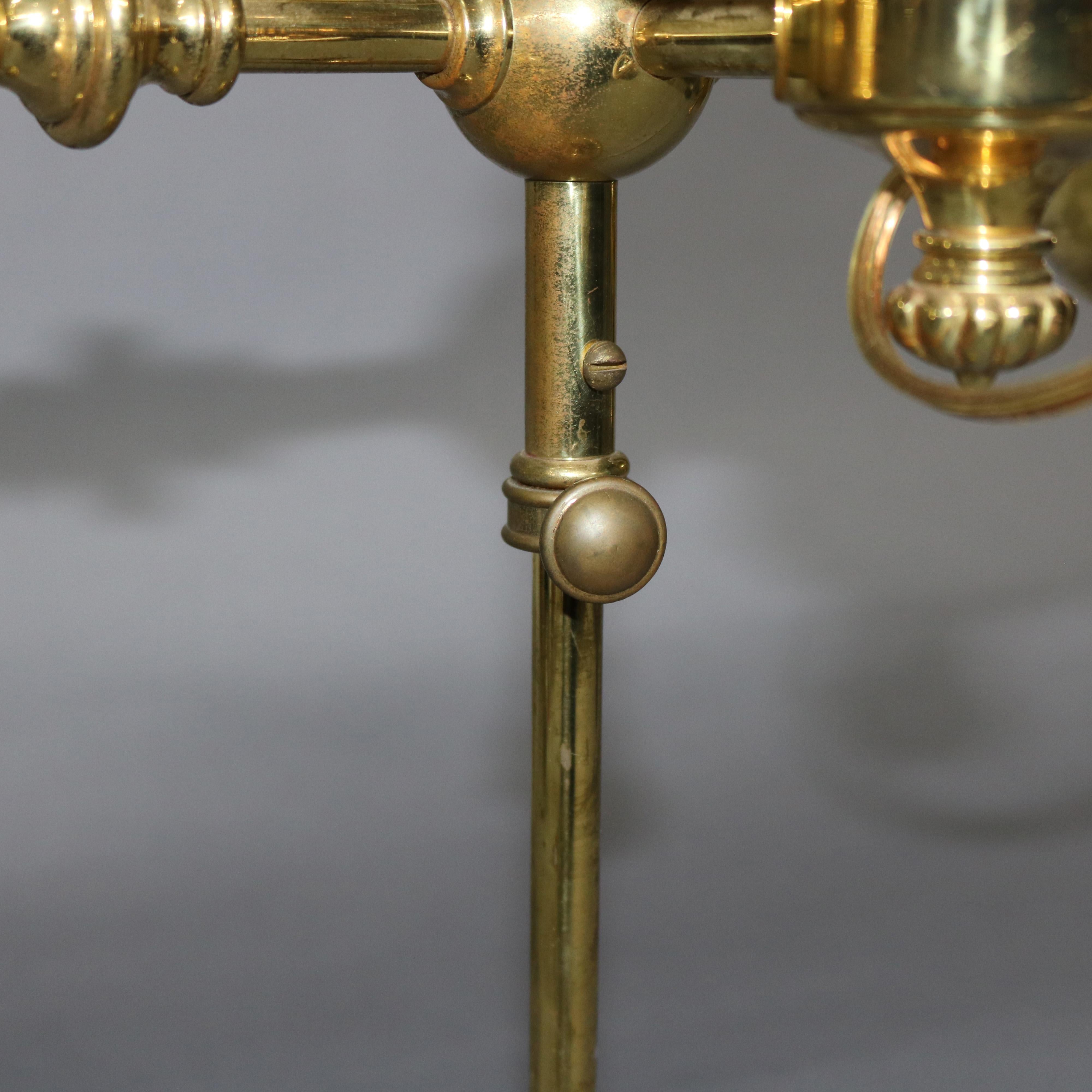 Antique grande lampe d'étudiant double en laiton de l'école de Harvard avec abat-jour en verre ciselé 2
