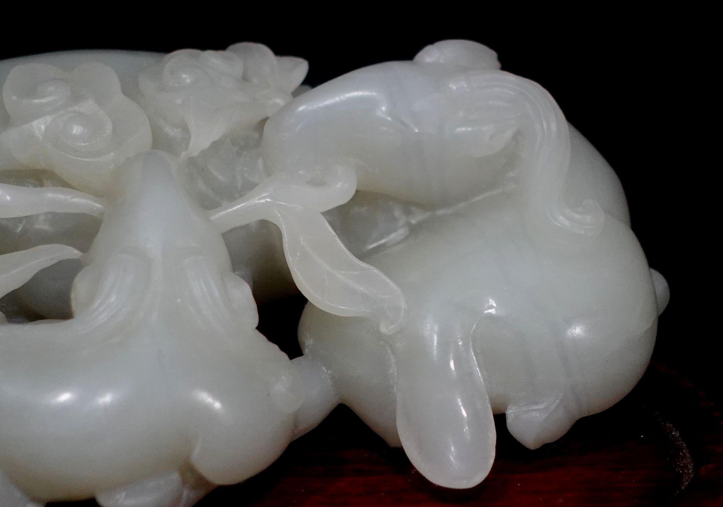 Chinois Grand et lourd groupe chinois ancien sculpté en jade blanc/gris  « 3 Rams » 20e siècle en vente