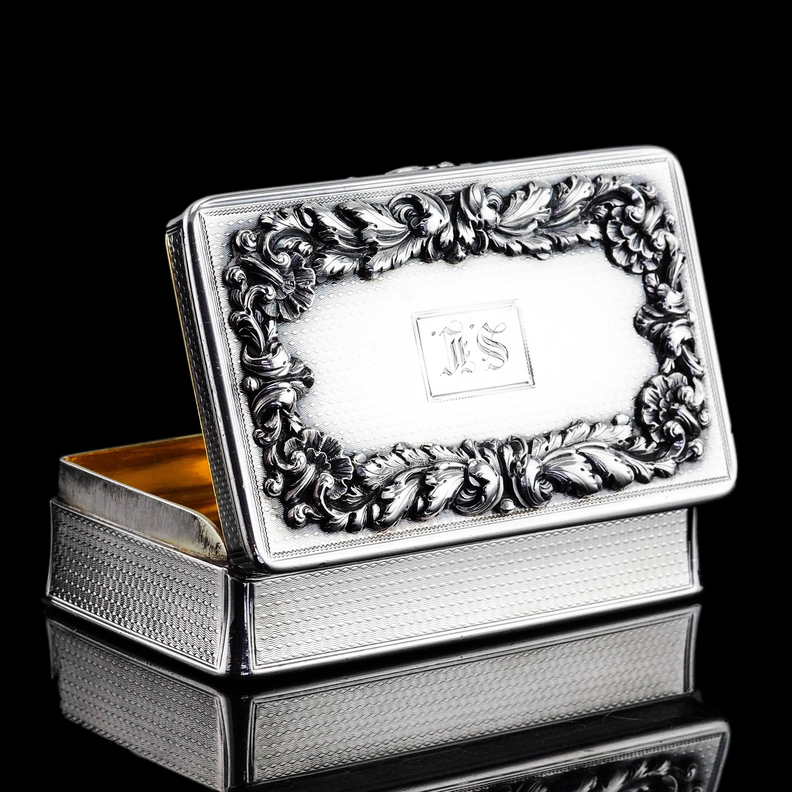 Antique Large & Heavy Solid Silver Snuff Box with Cast Acanthus Border - 1838 For Sale 4
