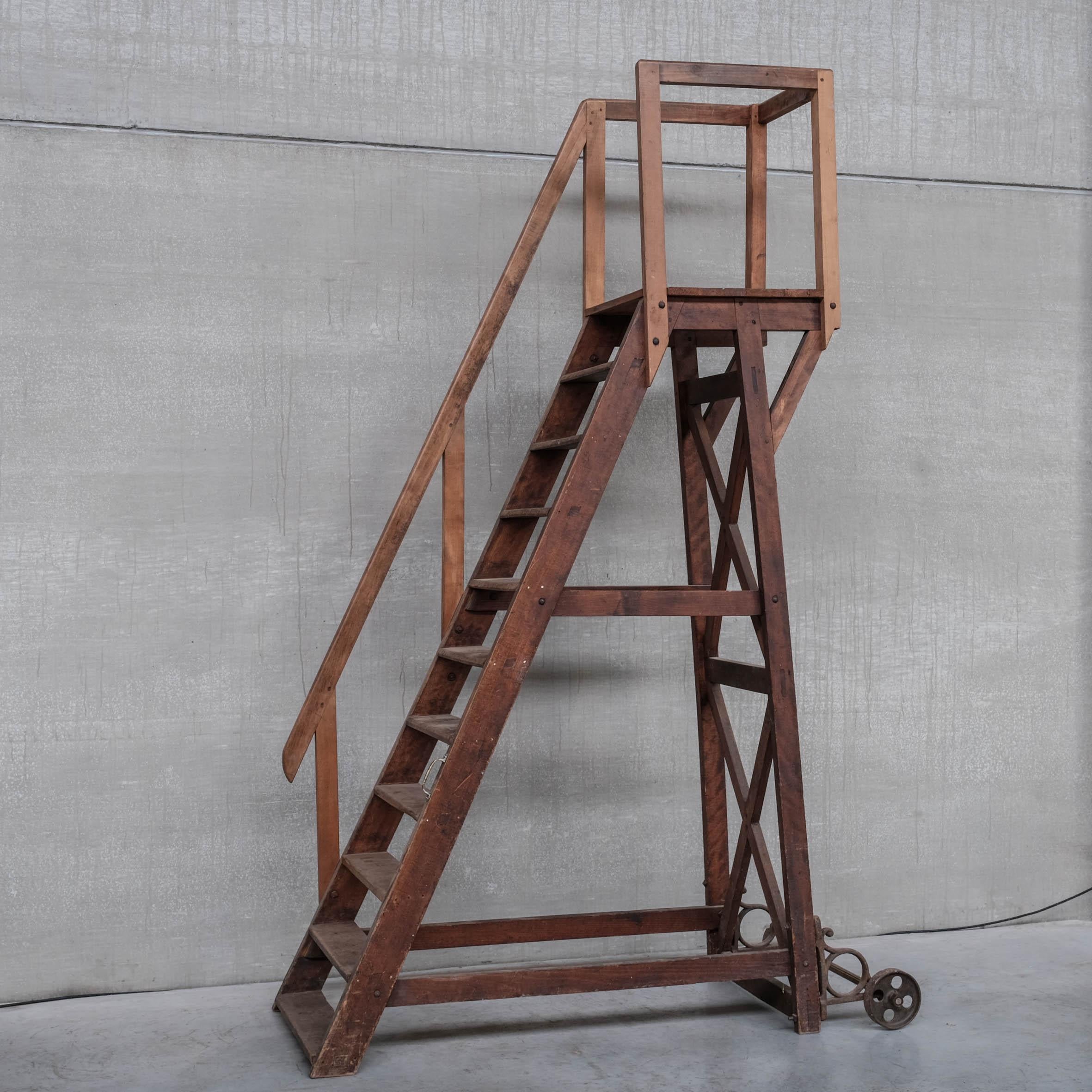 Escalera Francesa de Madera Industrial Grande Antigua Francés