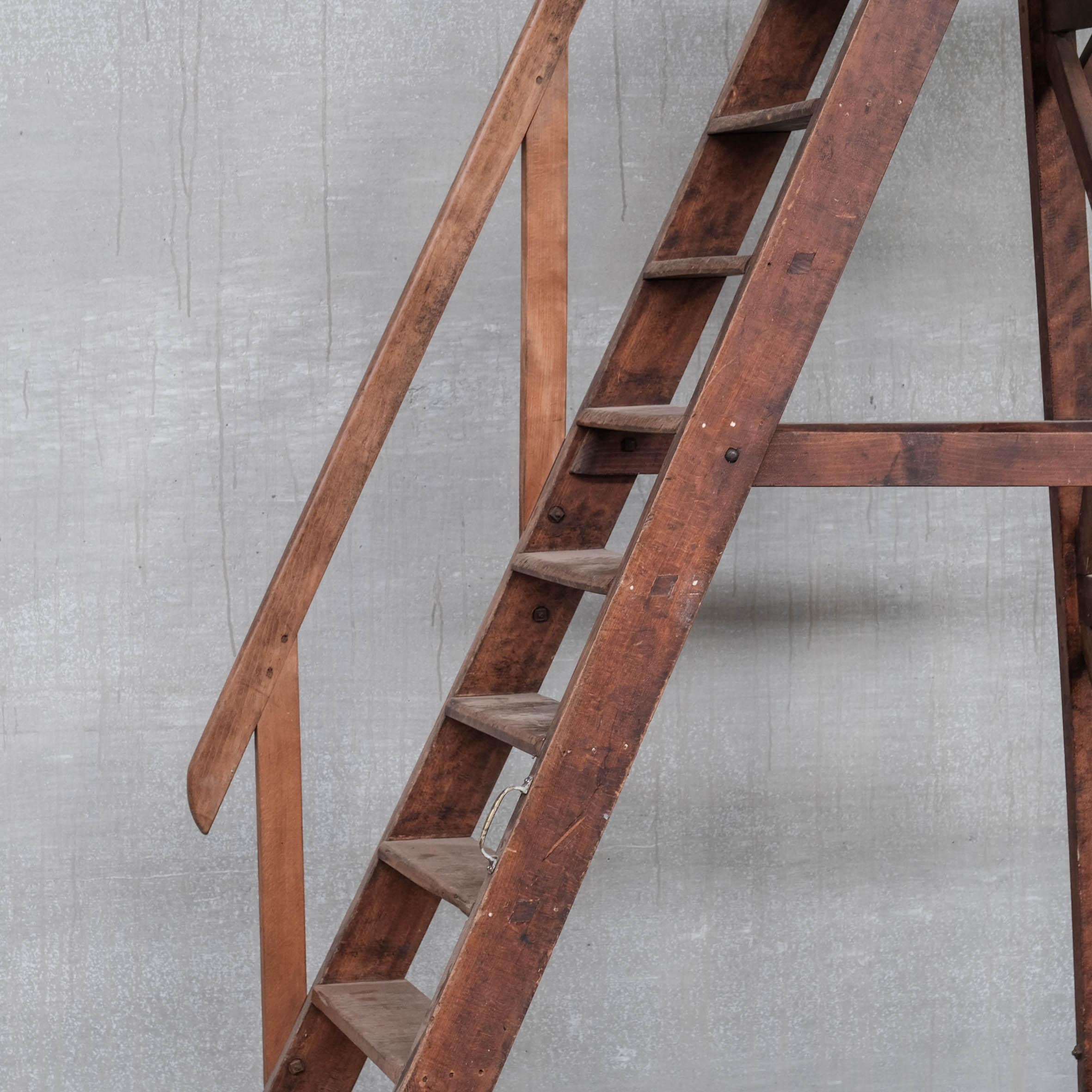 Escalera Francesa de Madera Industrial Grande Antigua 1