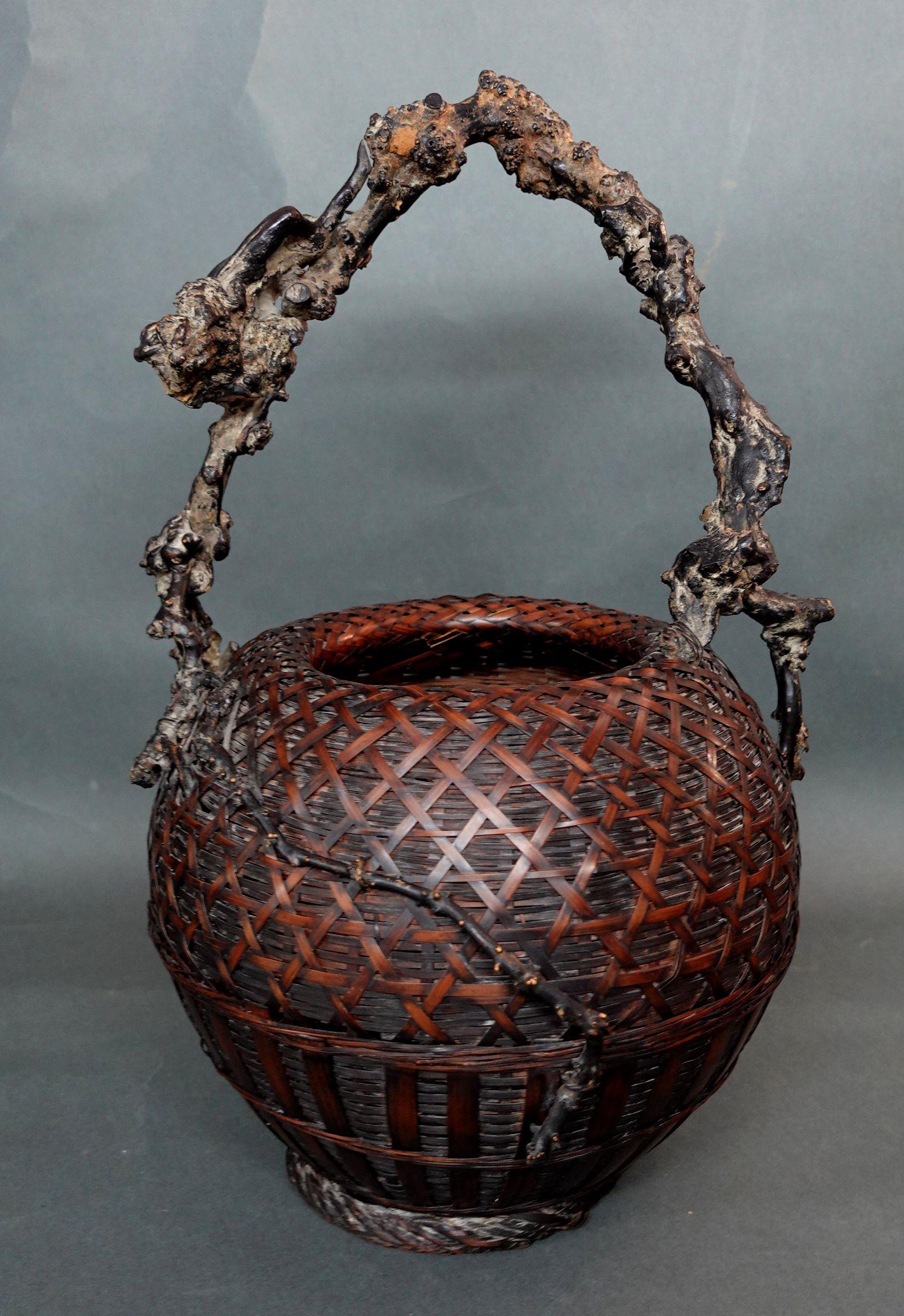 Antique Large Japanese Bamboo and Root Ikebana Basket For Sale 4