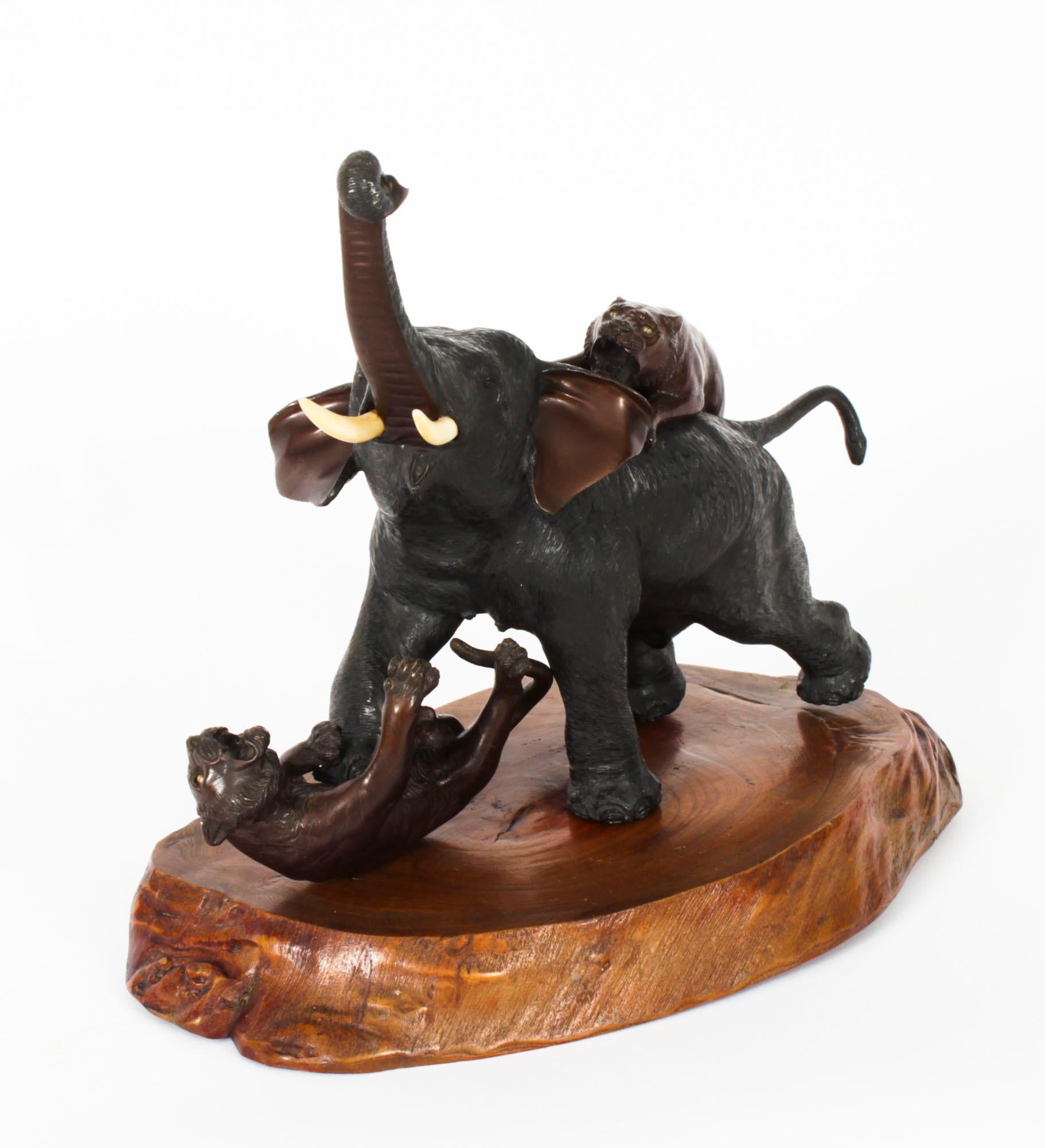Antico grande elefante giapponese in bronzo con tigri del periodo Meiji del XIX secolo in vendita 7