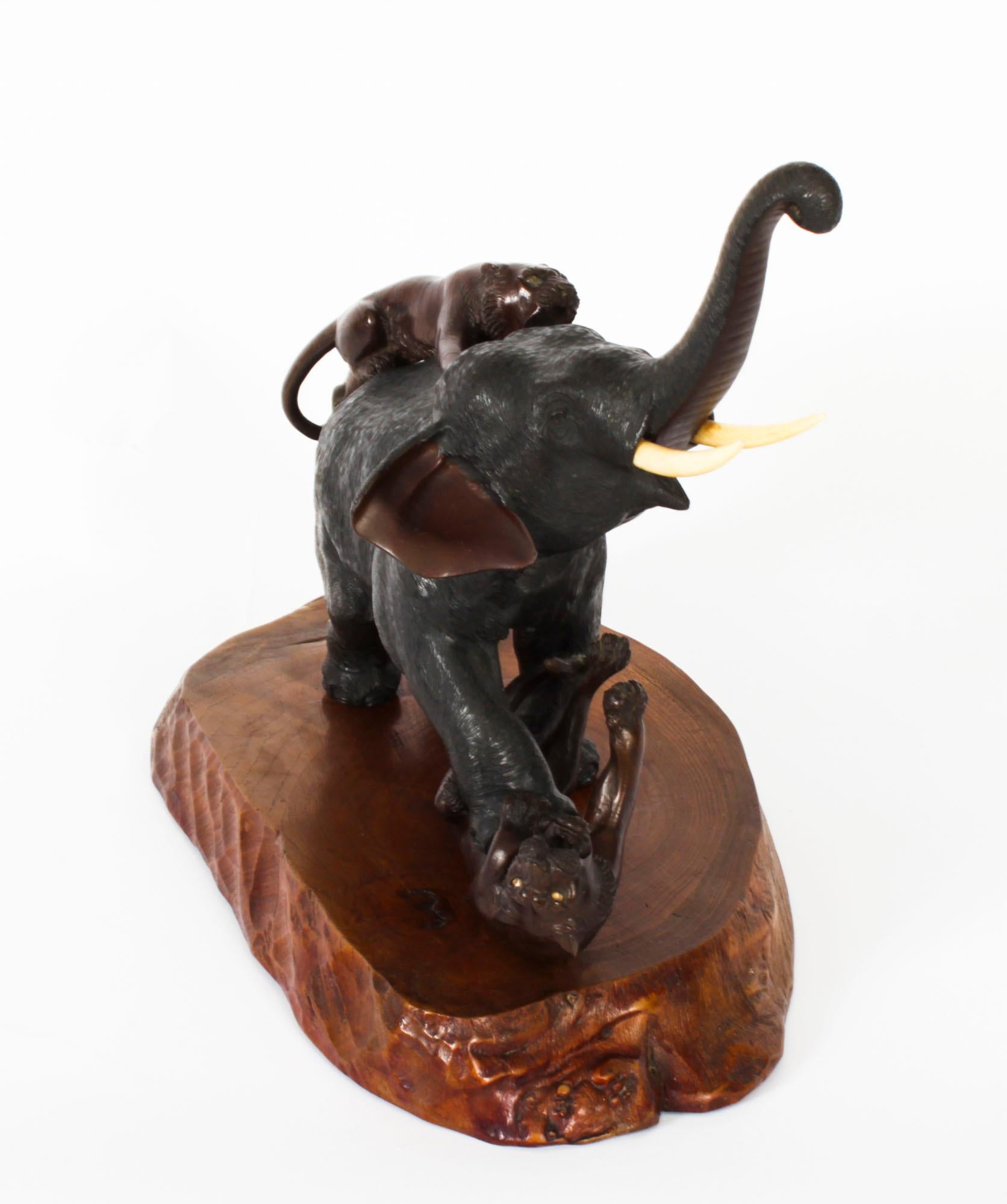 Antico grande elefante giapponese in bronzo con tigri del periodo Meiji del XIX secolo in vendita 5