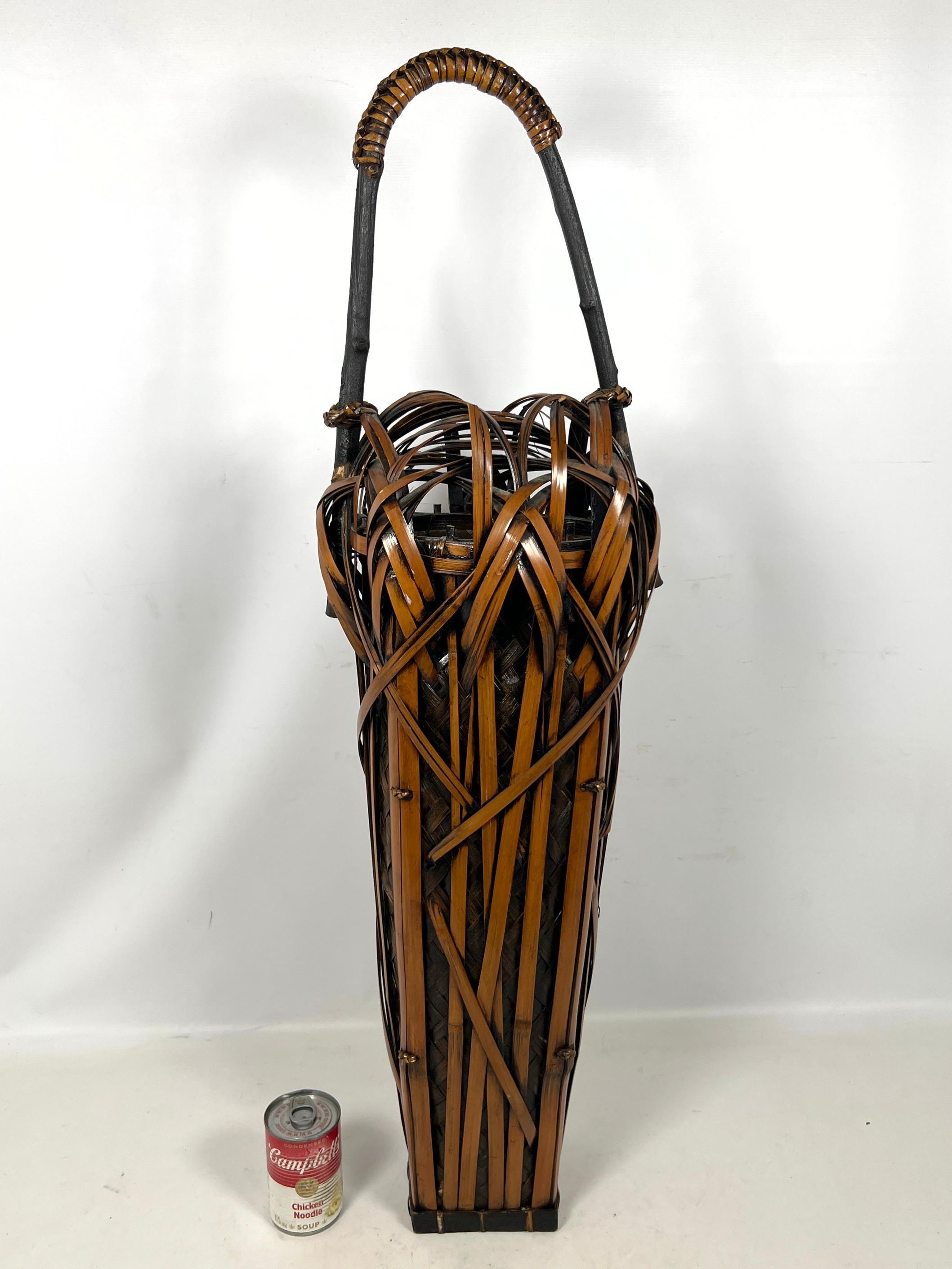 Grand panier japonais ancien en bambou Ikebana de la période Meiji en vente 4