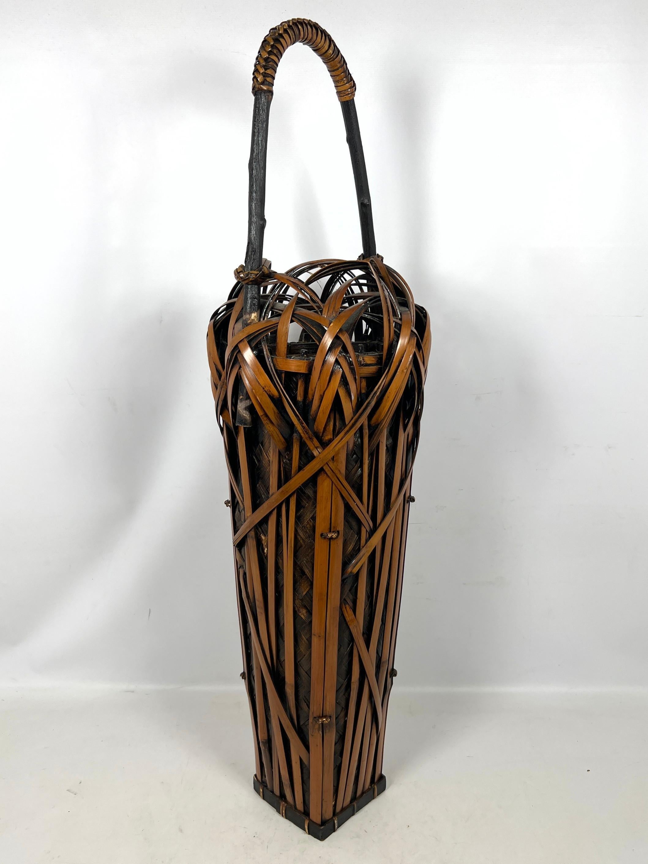 Bambou Grand panier japonais ancien en bambou Ikebana de la période Meiji en vente