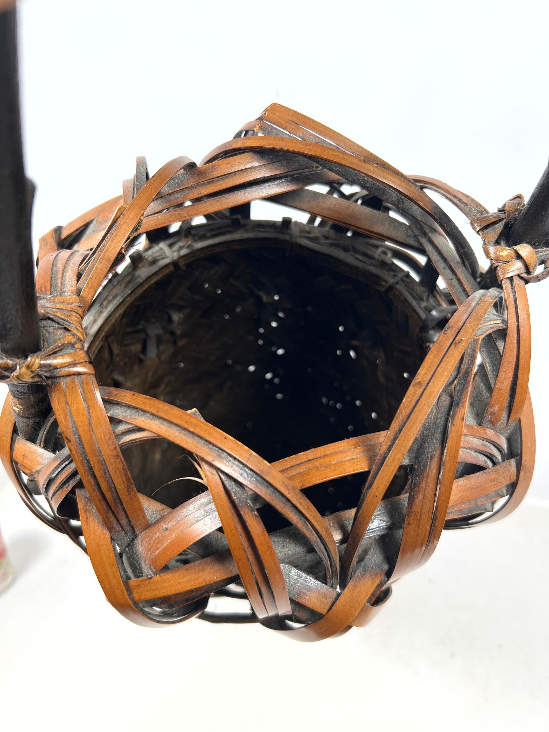 Grand panier japonais ancien en bambou Ikebana de la période Meiji en vente 1