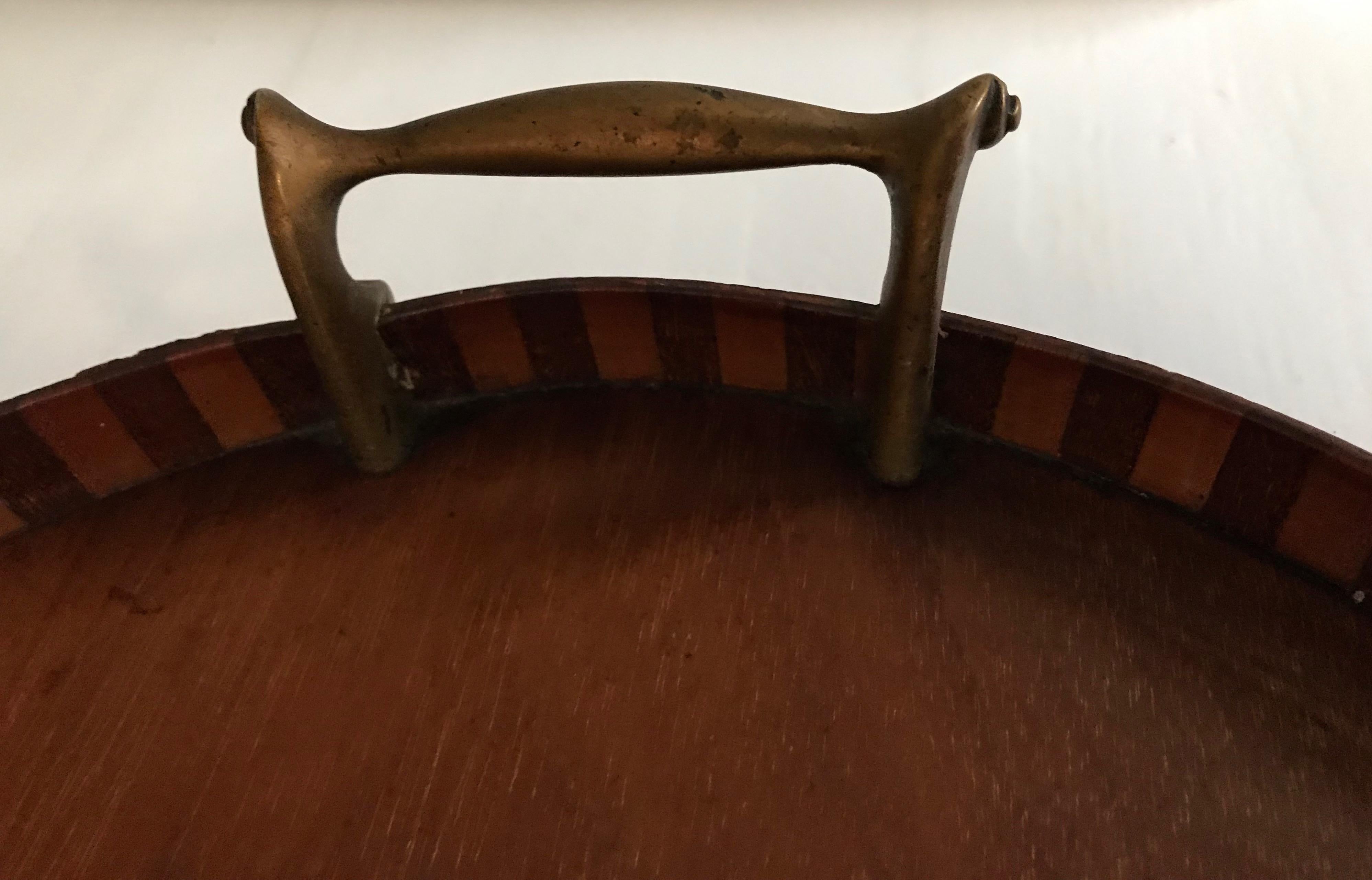 Antique & Large Nutwood Serving Tray with Intarsia Shell Inlay & Brass Handles In Good Condition In Lisse, NL