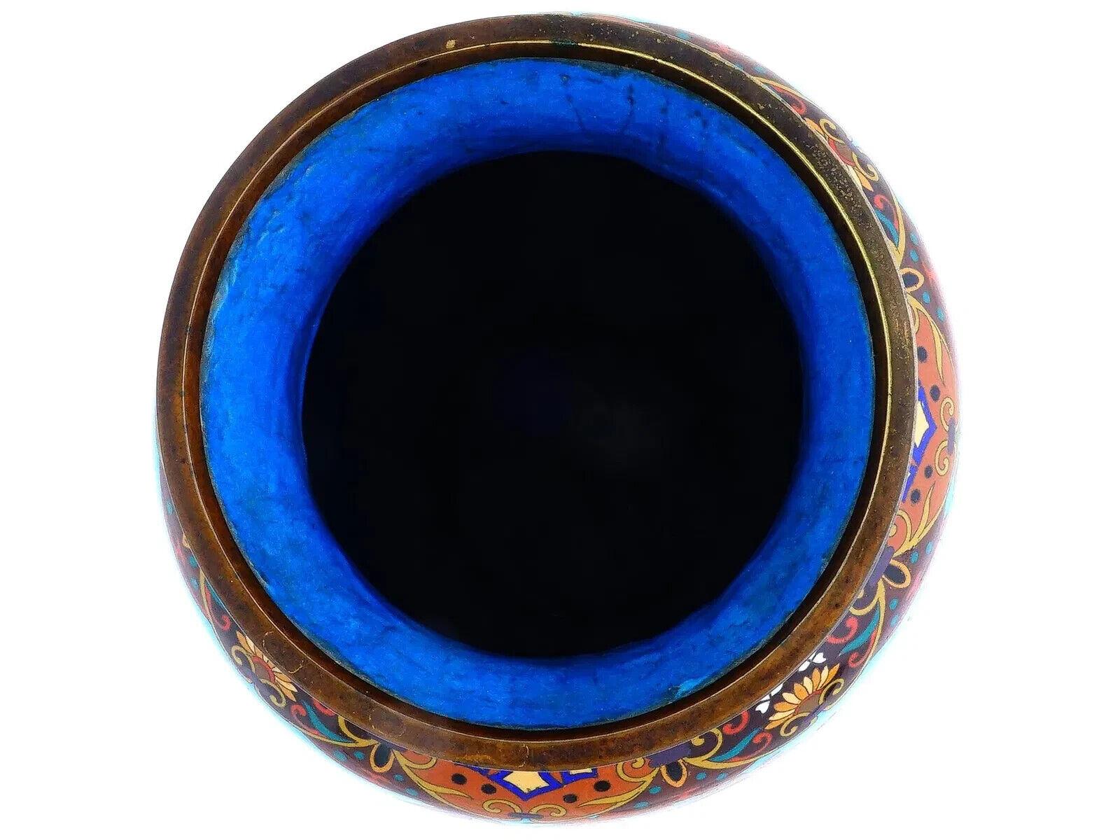 XX secolo Antico grande vaso giapponese Meiji con smalto cloisonne e fiori di falco in vendita