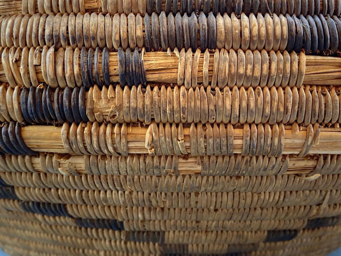 Antique Large Native American Apache Olla Basket 1