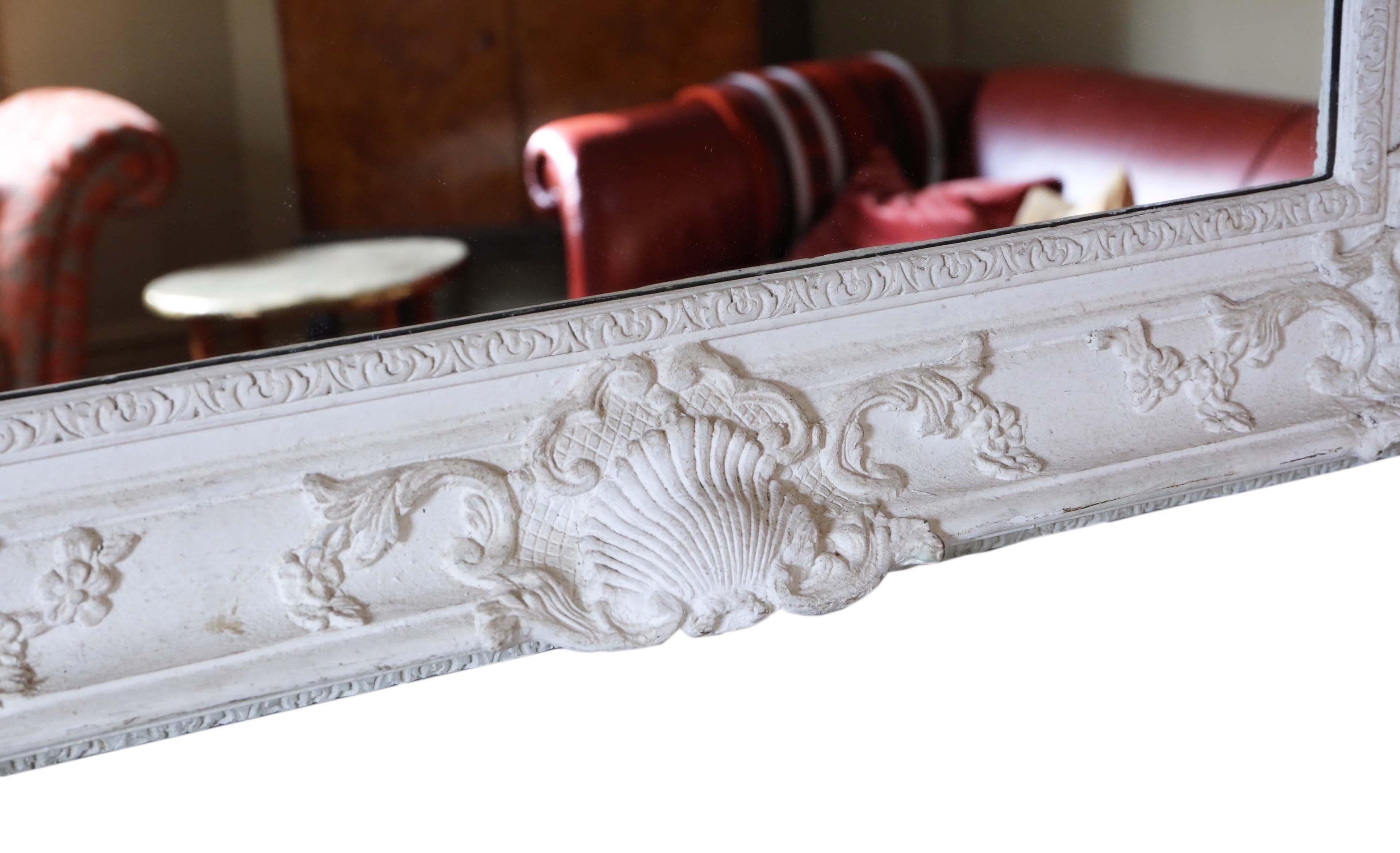 Grand miroir ancien en gesso naturel surmonté d'un mur, milieu du 20ème siècle en vente 2