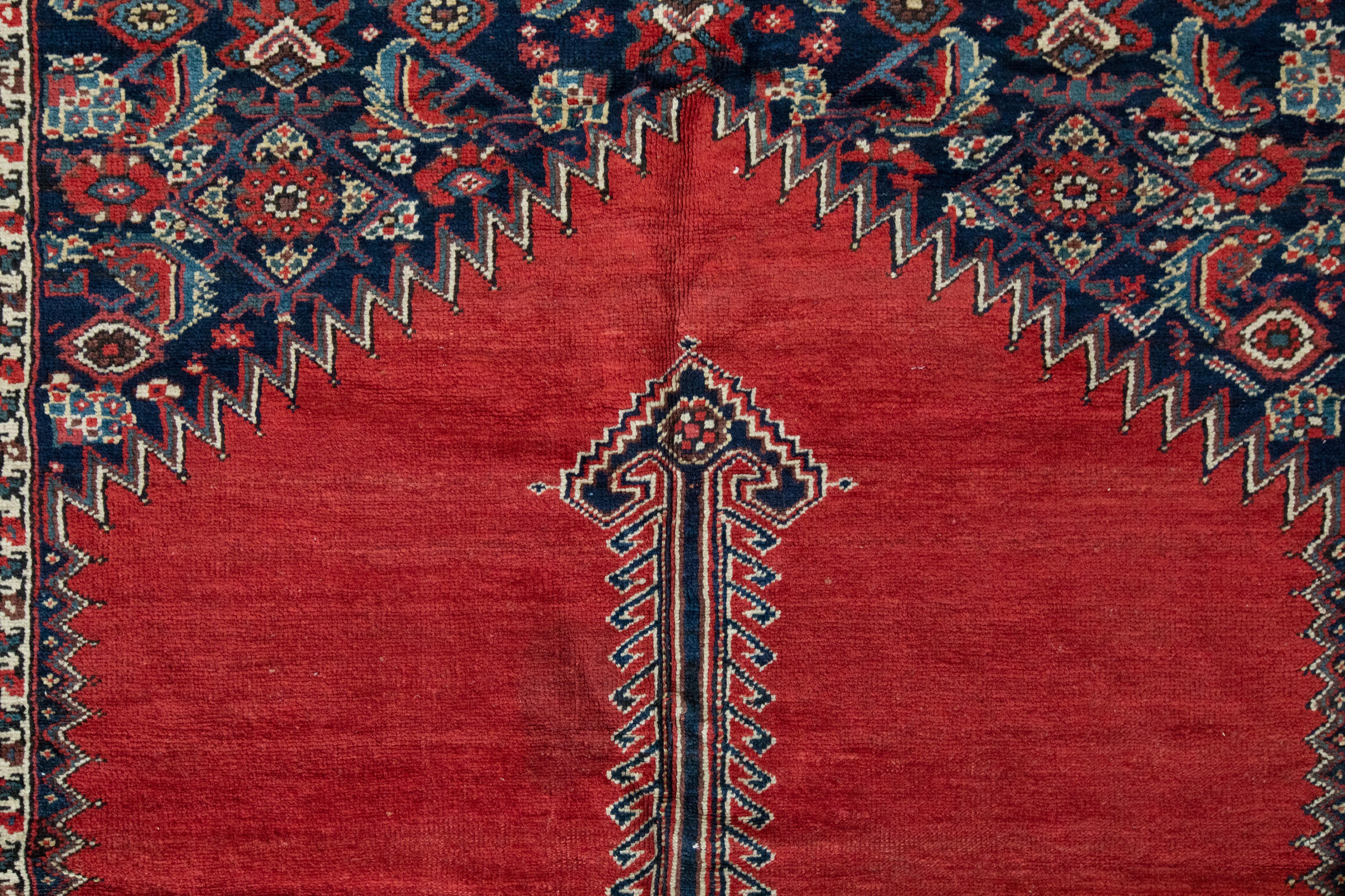 Antiker großer Bijar-Teppich aus Nordwest-Persien Geometrischer roter Stammesteppich:: ca. 1900-1920er Jahre (Stammeskunst) im Angebot