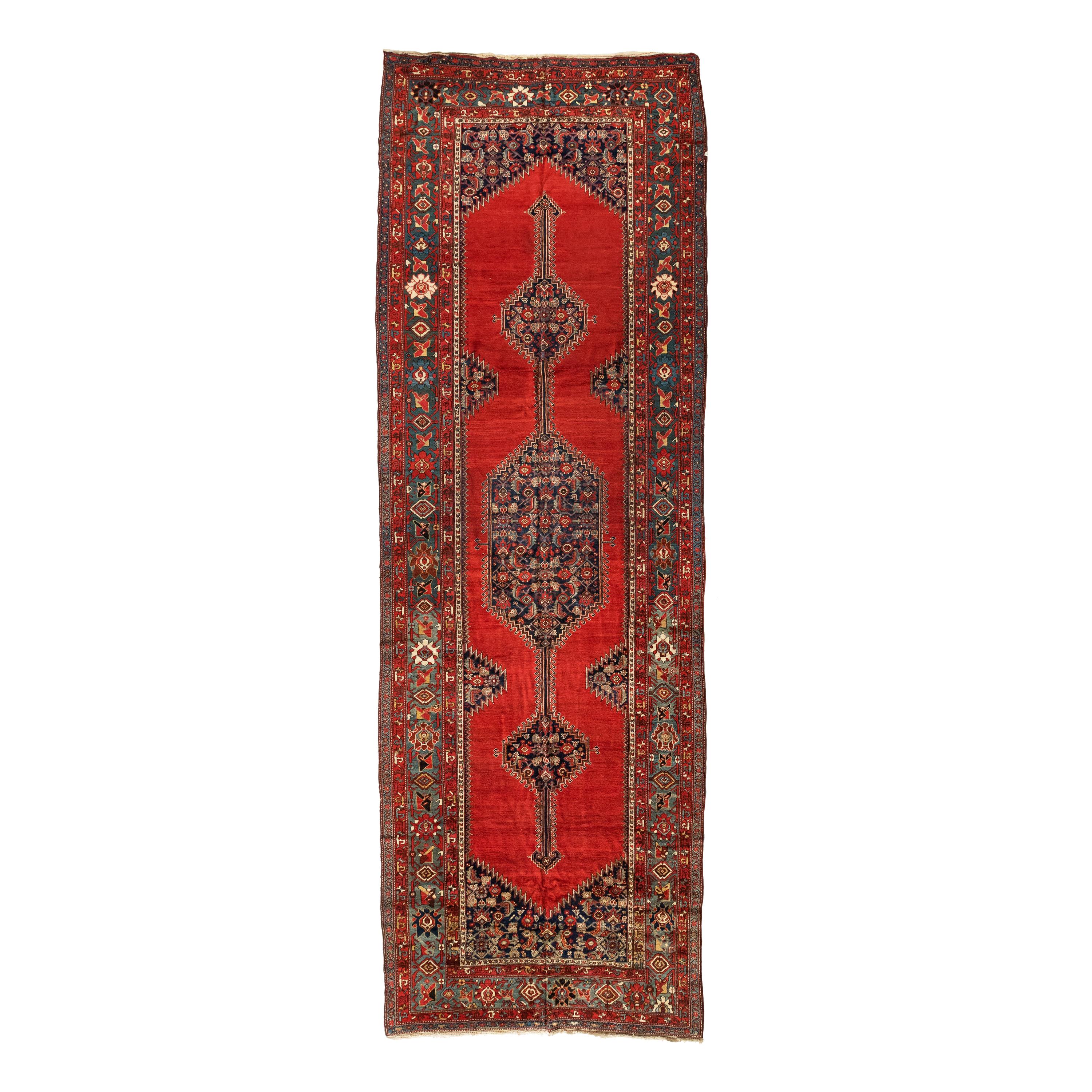 Grand tapis rouge géométrique tribal du Nord-Ouest de la Perse Bijar:: circa 1900s-1920s