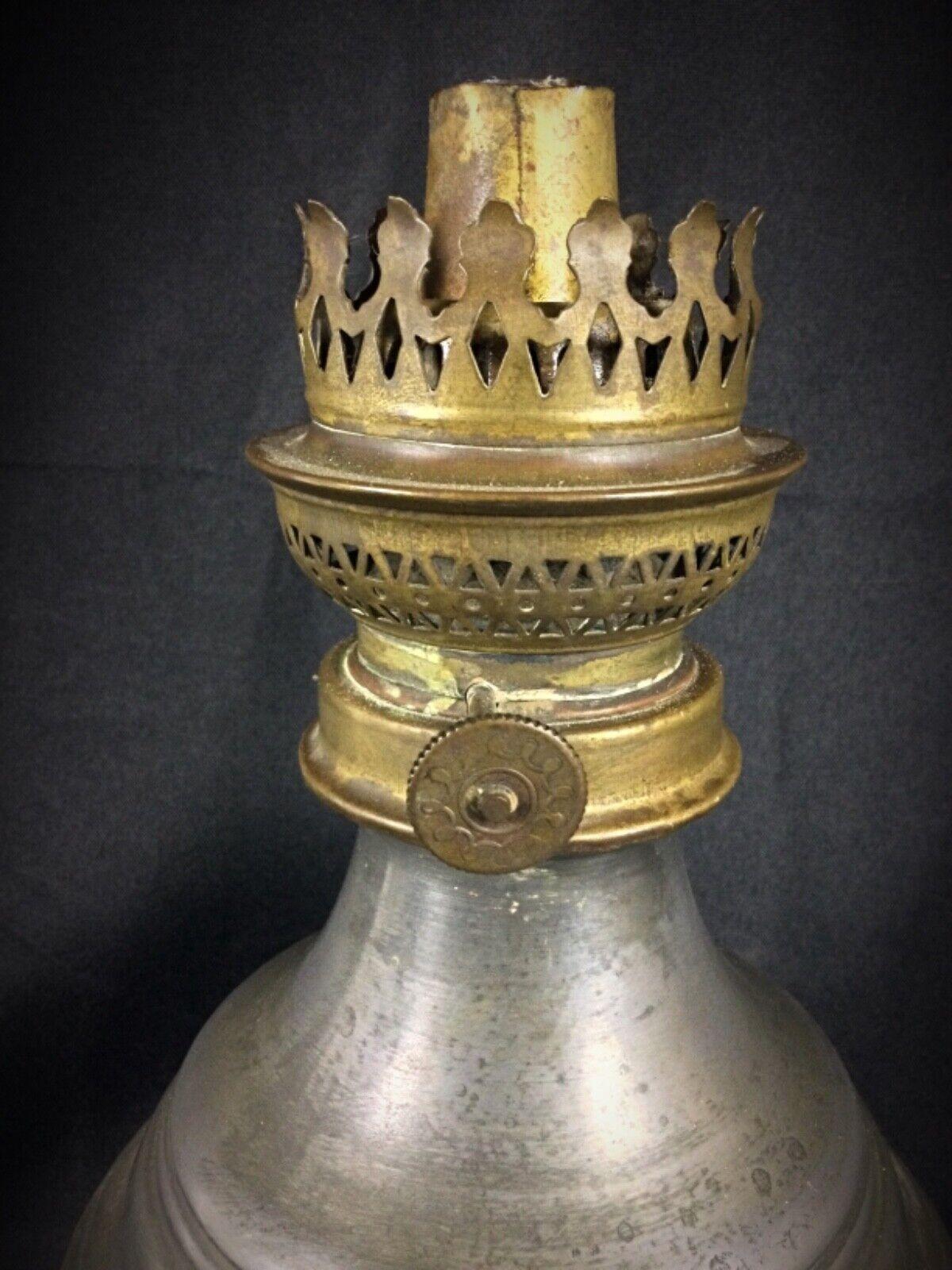 Francese Antica lampada a olio di grandi dimensioni - Peltro, senza marchio di fabbrica  - 2Y82 in vendita