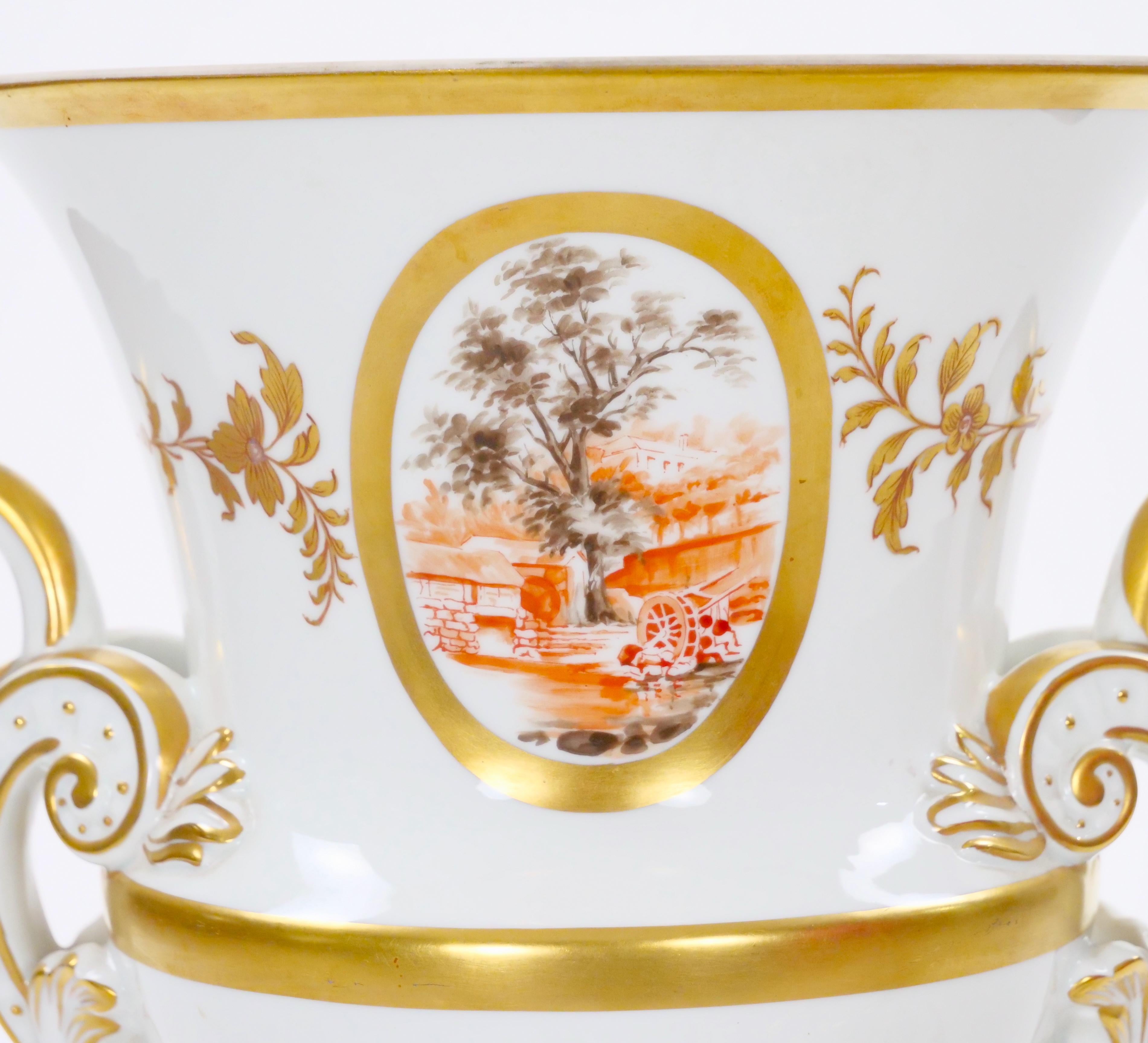 Oro Urna da centrotavola decorativa francese Old Paris, di grandi dimensioni. in vendita