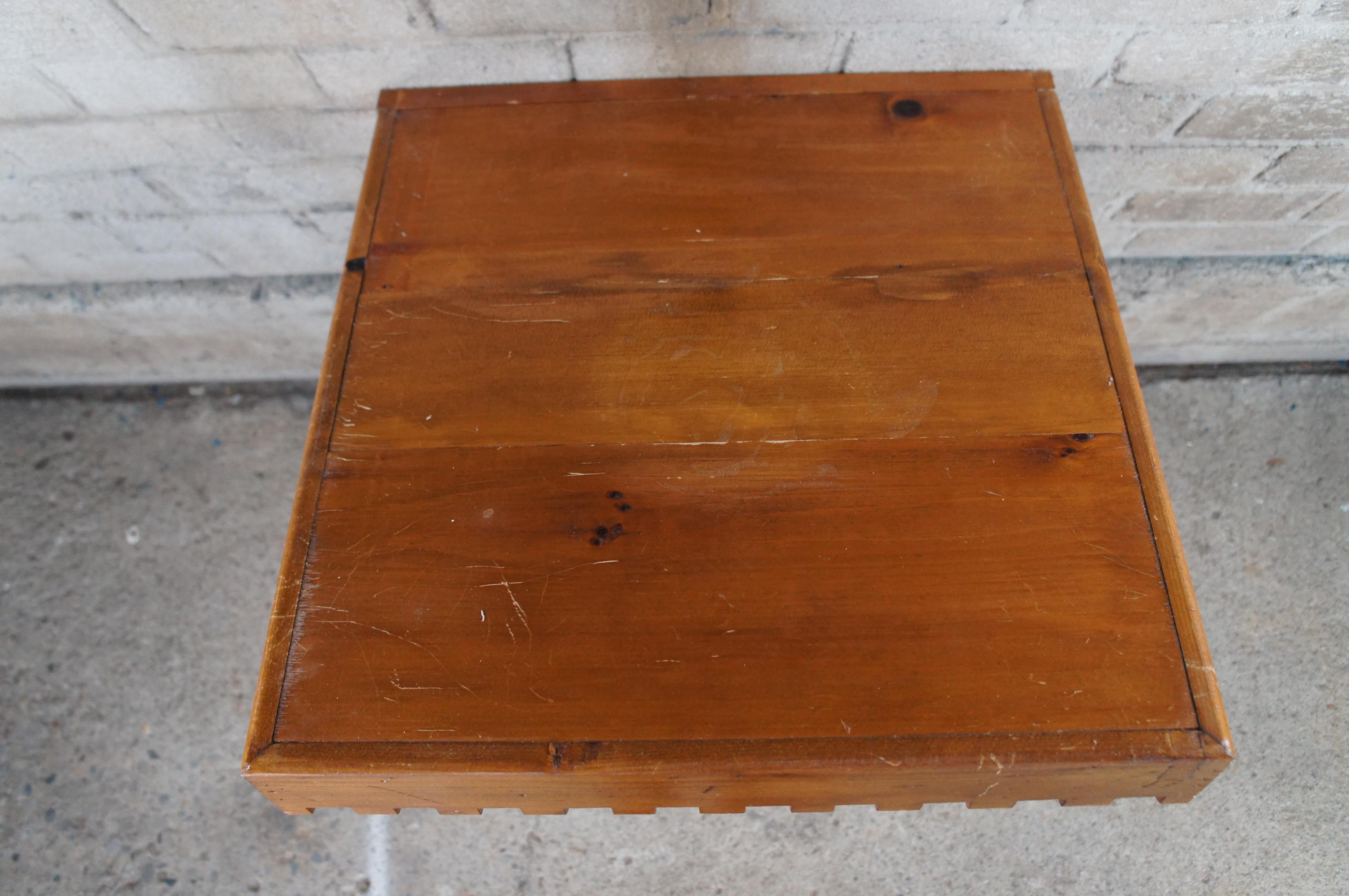 XX secolo Antique Large Old World Pine Altar Wall Hanging Shelf Sconce Bracket Corbel 38
