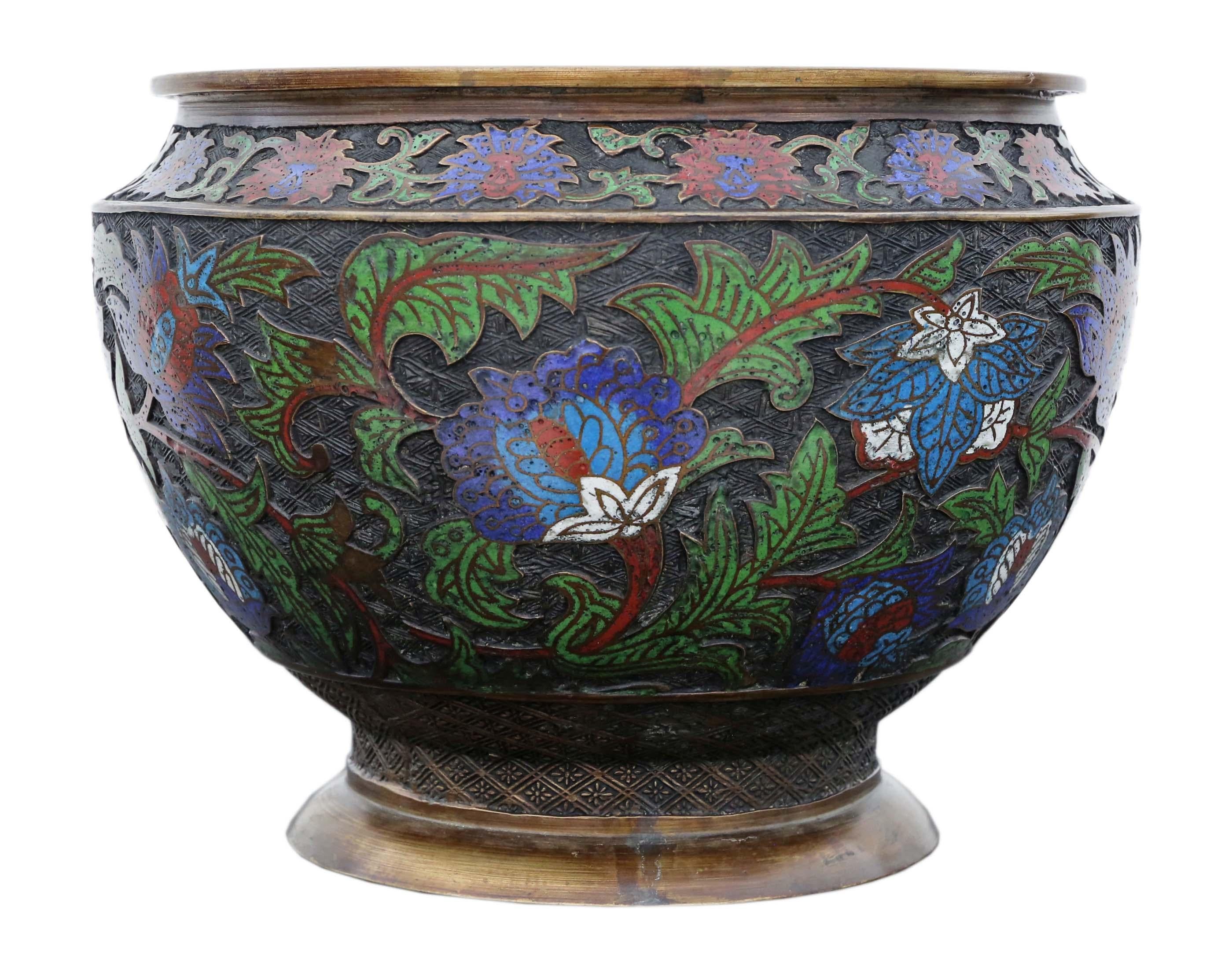 Antique large quality Oriental Japanese bronze champleve enamel Jardiniere planter bowl C1910 Meiji Period.

Would look amazing in the right location. Rare large size and design.

Overall maximum dimensions: 33cm diameter x 24cm high. 27cm