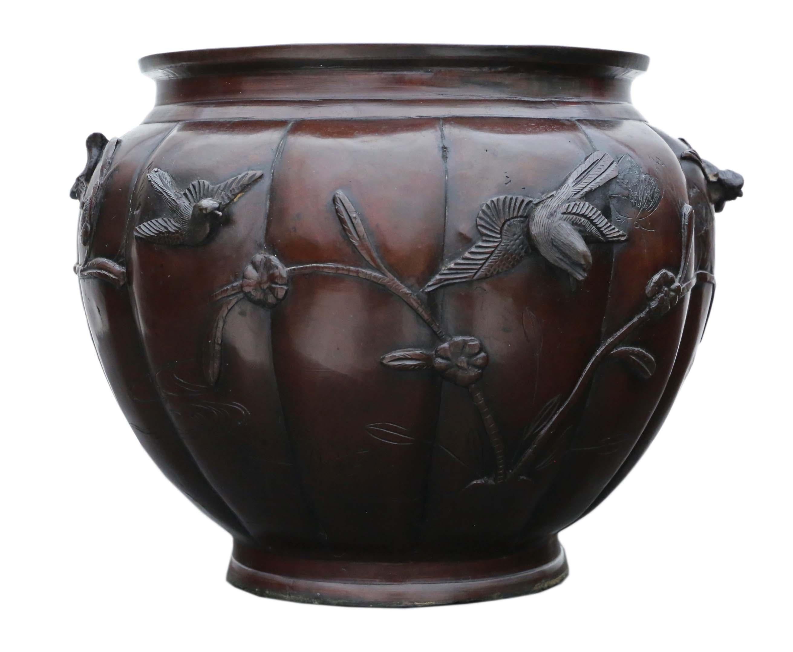 Antique large fine quality Oriental Japanese bronze Jardinière planter bowl censor Meiji Period 19th Century.

Would look amazing in the right location and make a fabulous centre piece. Rare large size and design. Truly exceptional. Great colour
