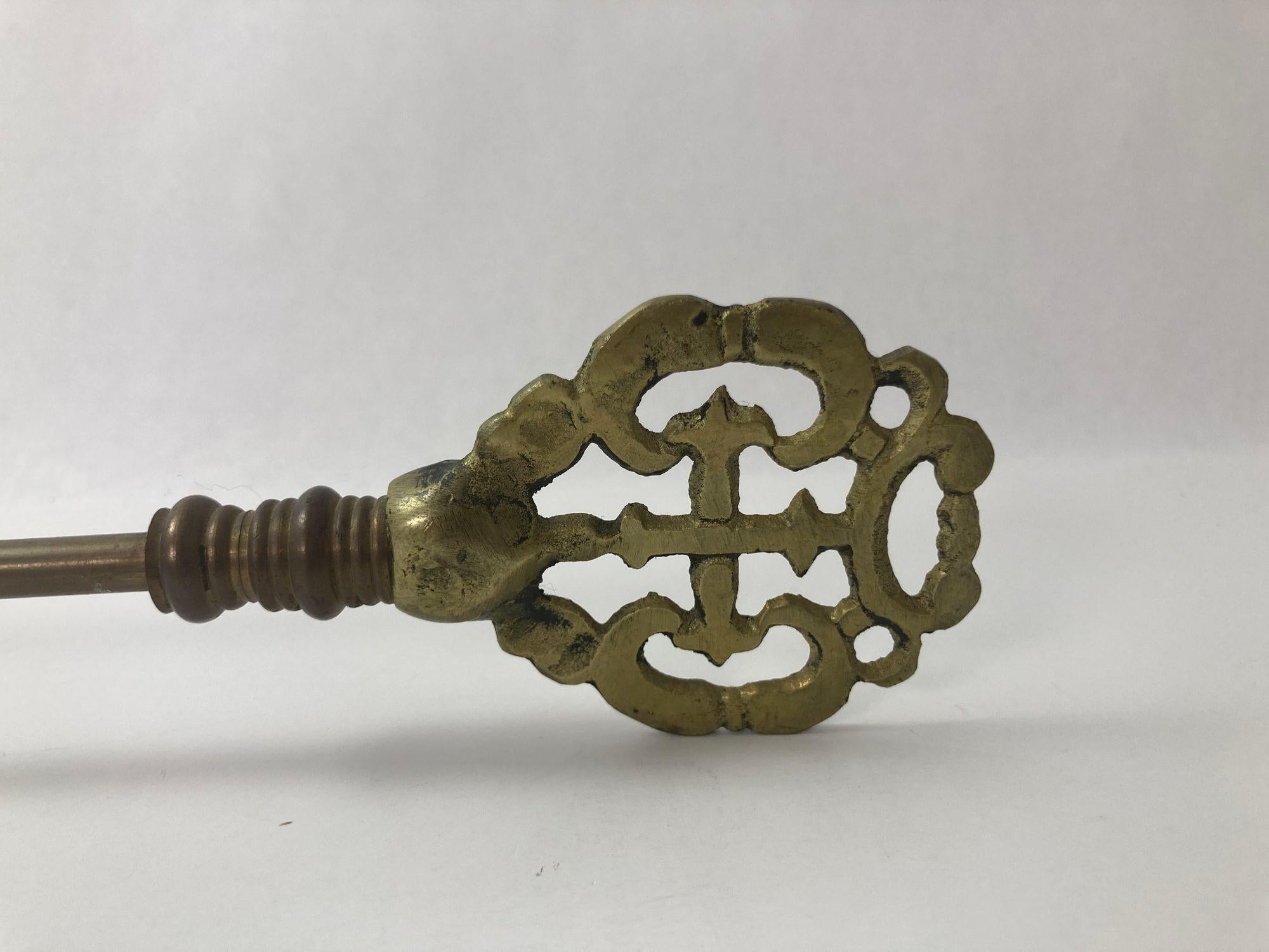 Antique Large Ornate Brass Victorian Candle Snuffer In Good Condition For Sale In North Hollywood, CA