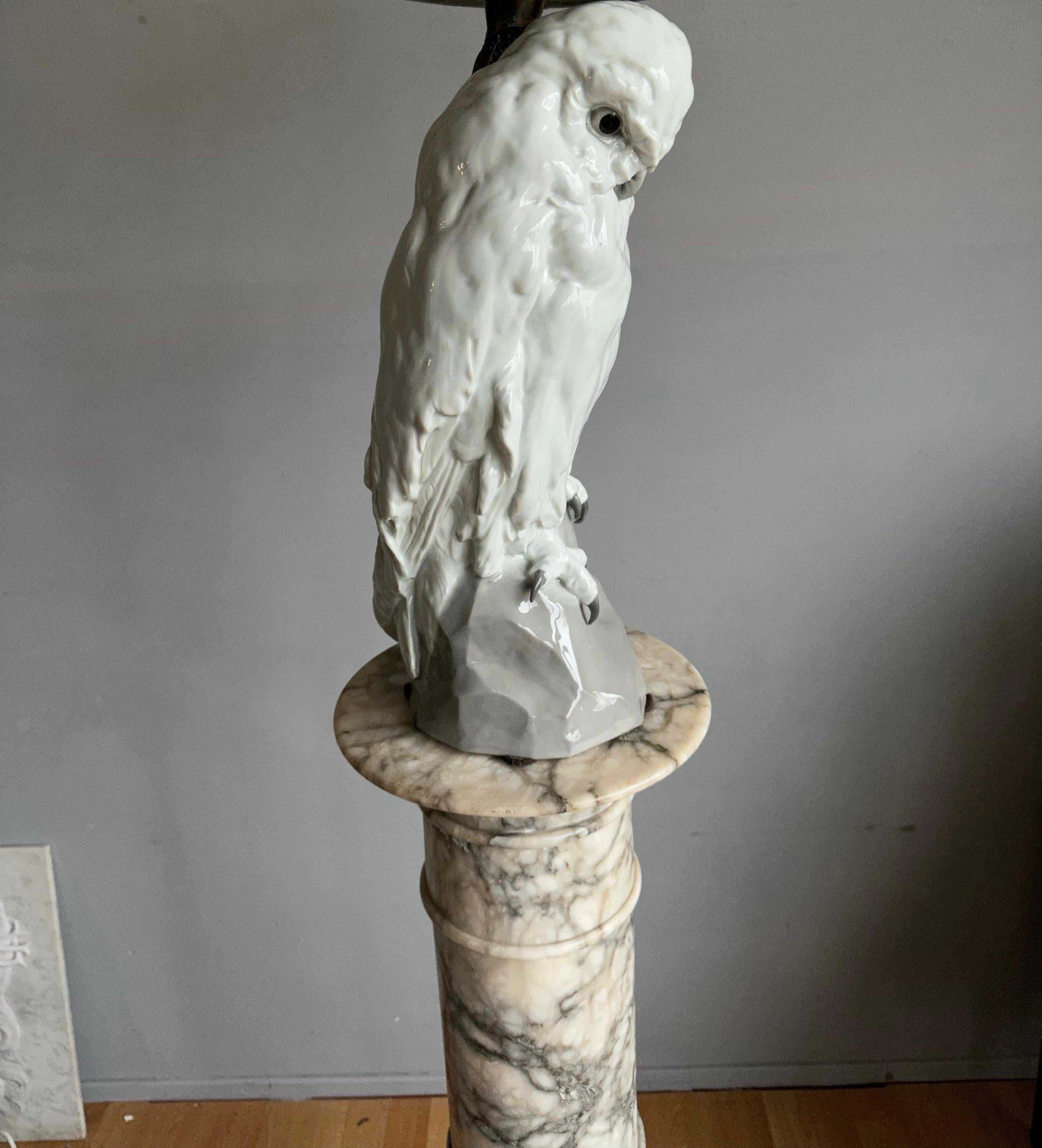 Antike und große Eule-Skulptur, Symbol für Weisheit und Lernen, Otto Pech (Arts and Crafts) im Angebot