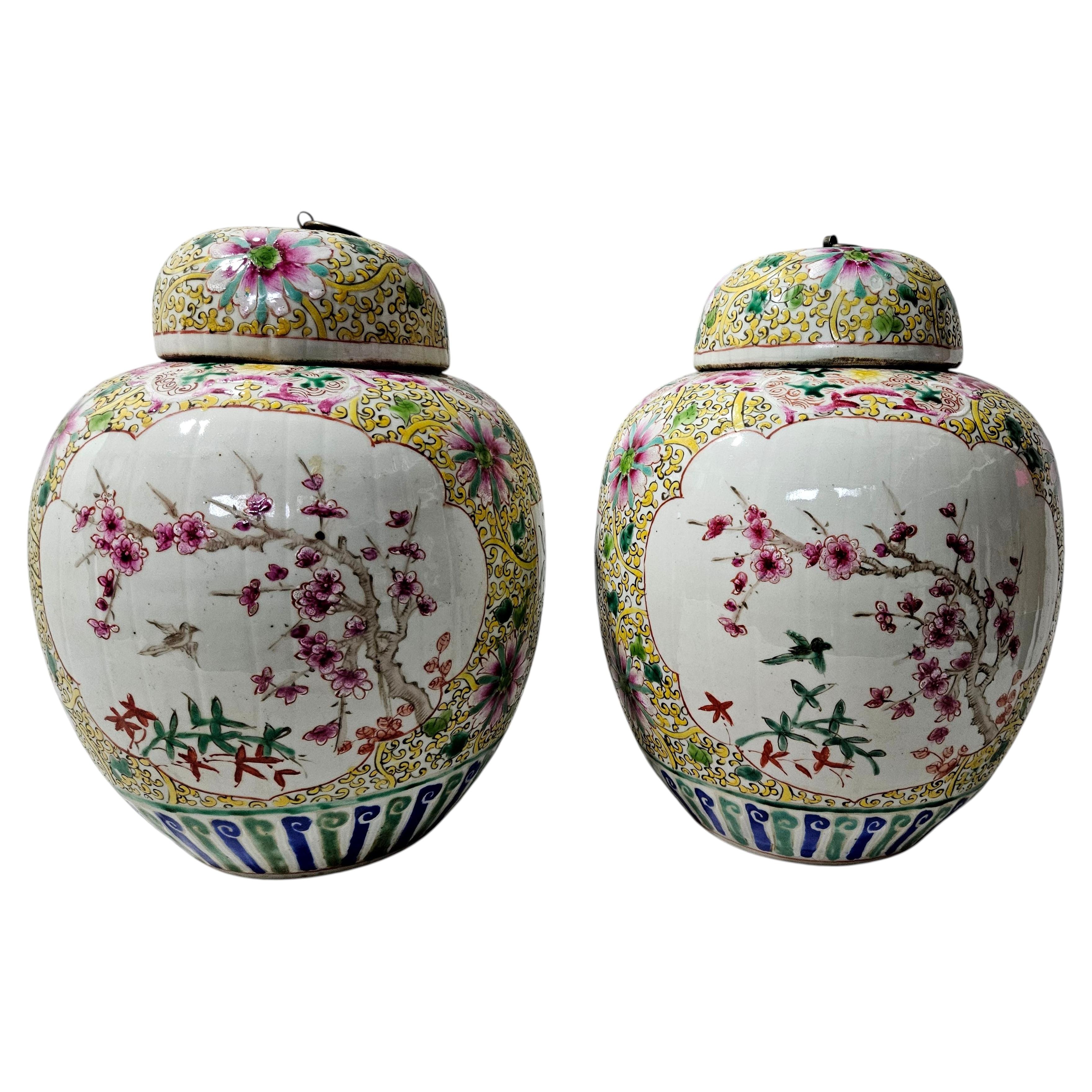Antique Large Pair Chinese Porcelain Ginger Jars with Covers, 20th Century