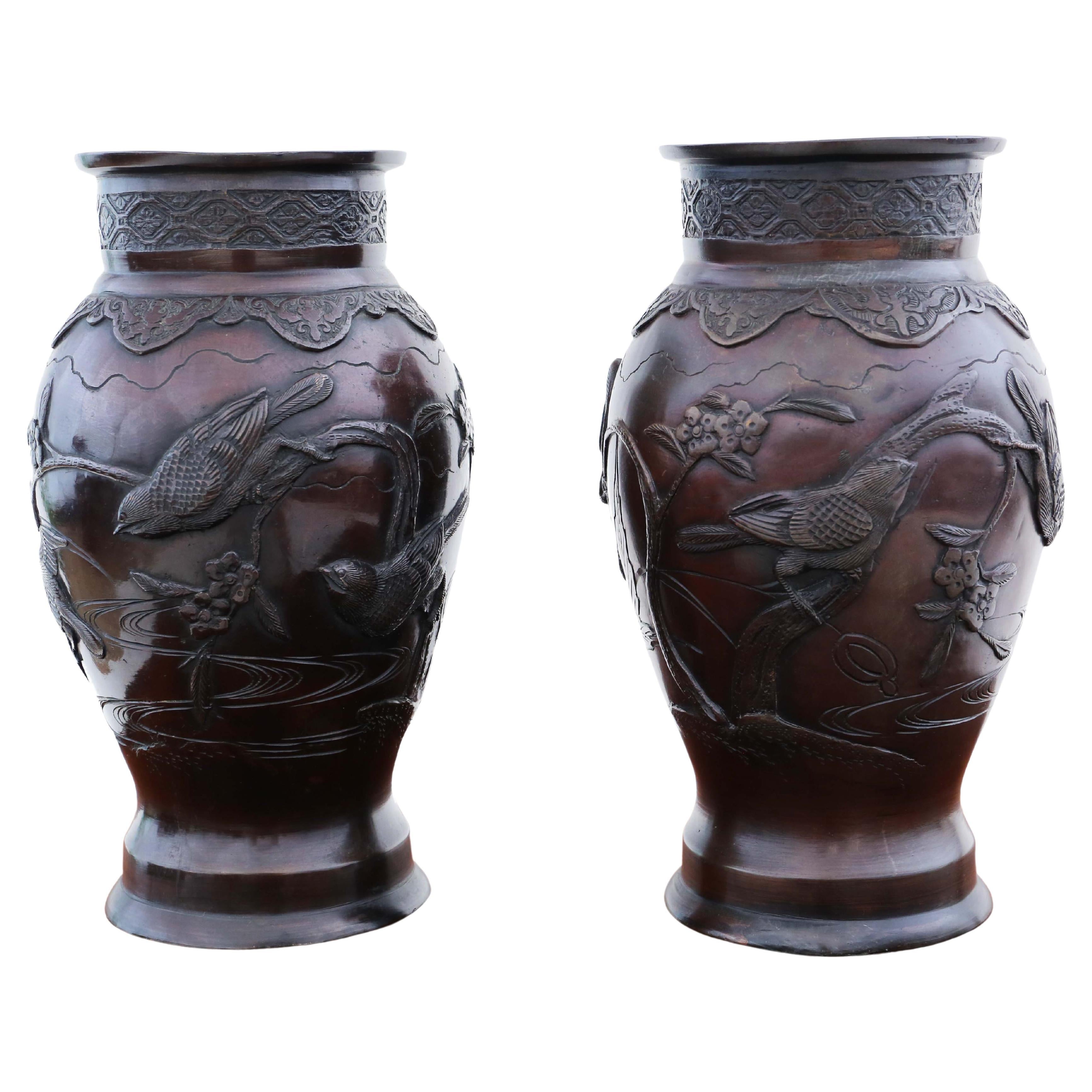 Grande paire de vases japonais anciens Meiji Peri en bronze de qualité supérieure du 19ème siècle