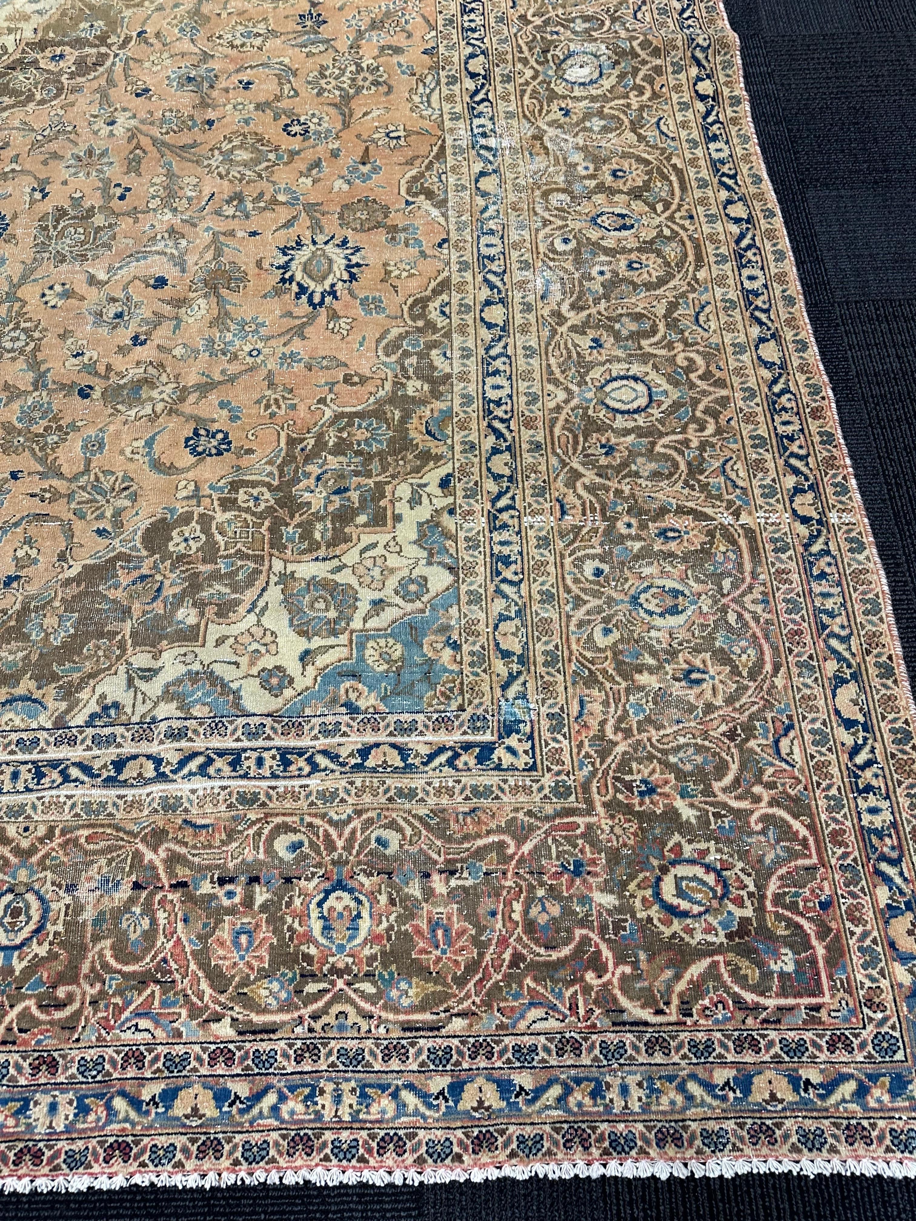 Antiker großer persischer Kashan-Design-Teppich aus Wolle und Baumwolle, Anfang 20. (Persisch) im Angebot