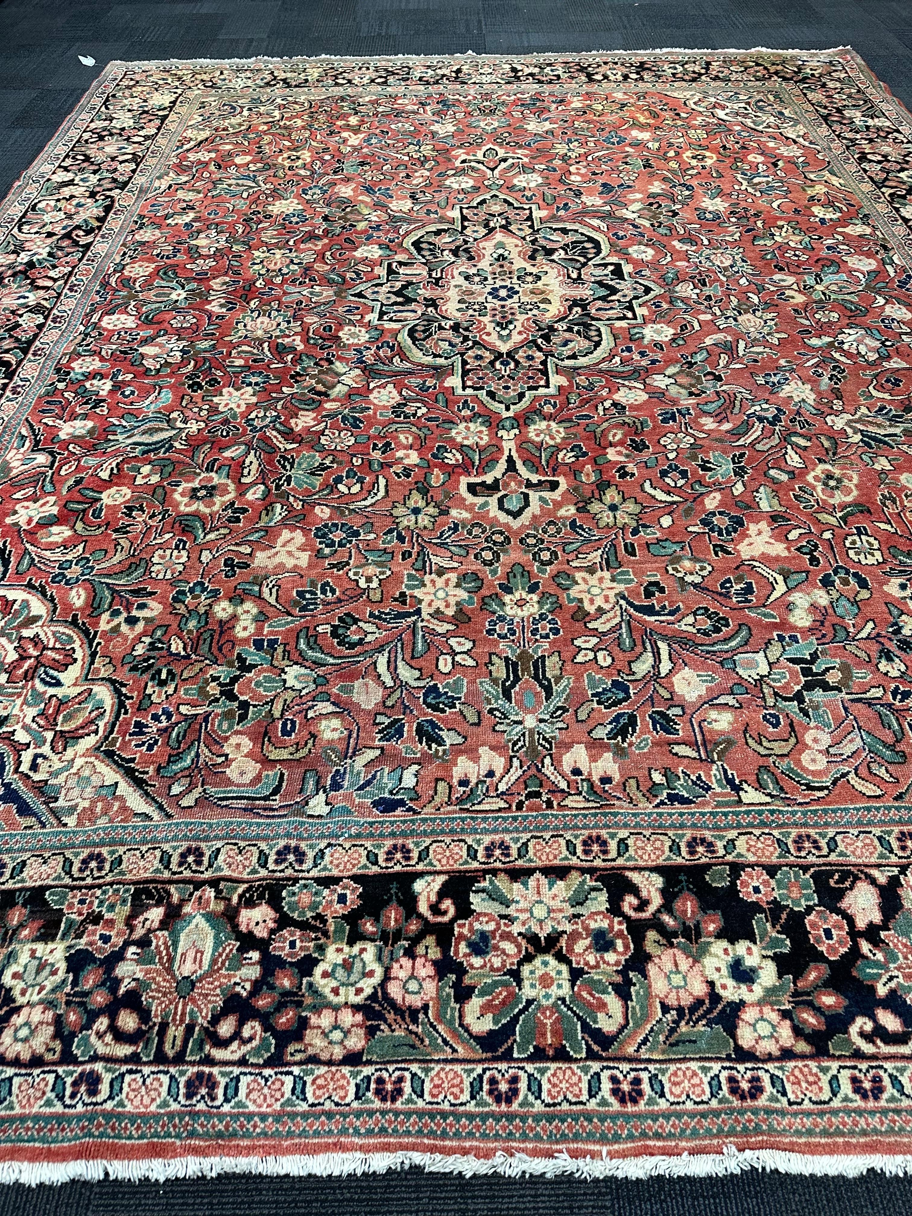 Annodato a mano Antico grande tappeto persiano con disegno Mahal in lana e cotone, inizio XX secolo in vendita