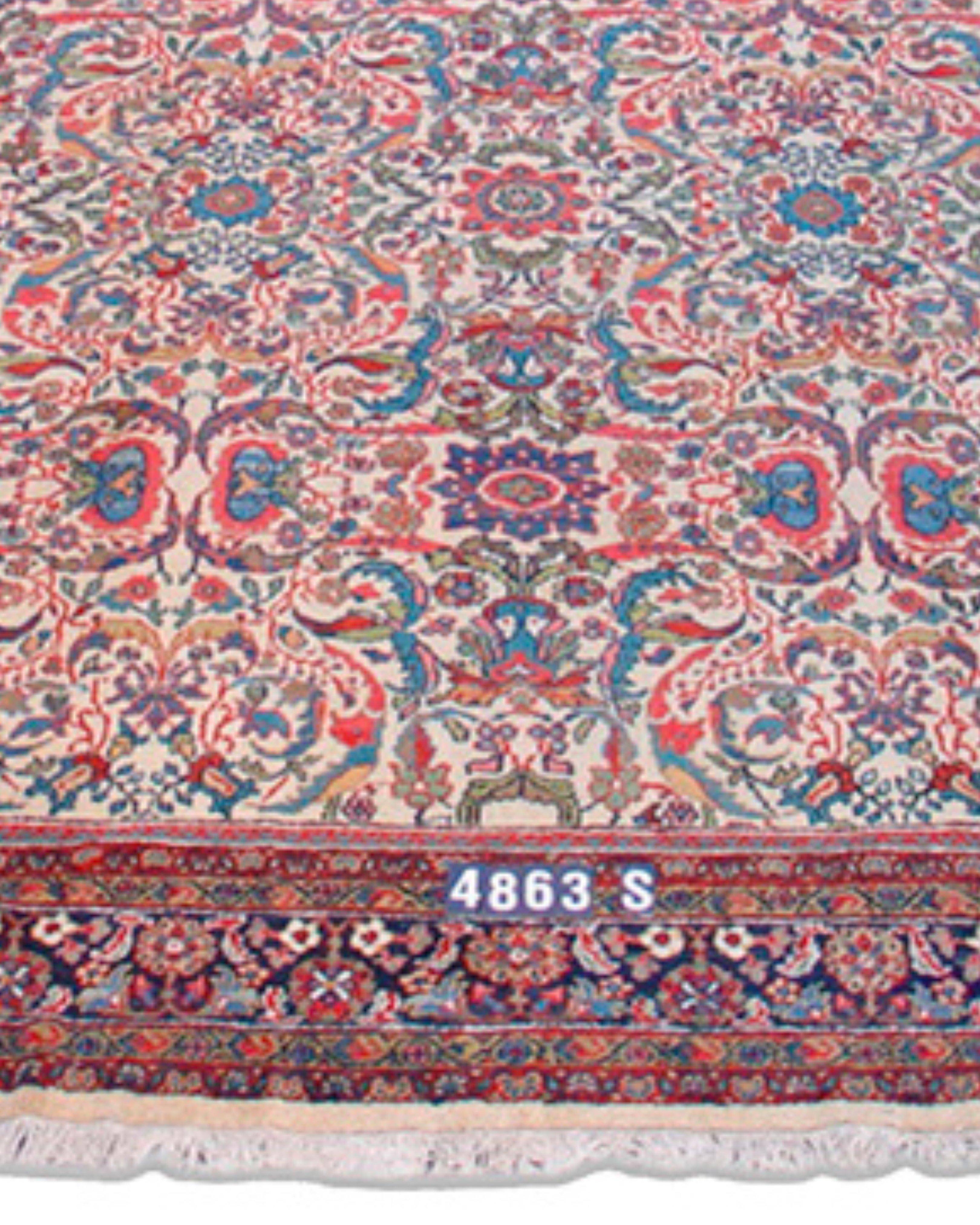 Antique Large Persian Sultanabad Rug, Early 20th Century In Excellent Condition For Sale In San Francisco, CA