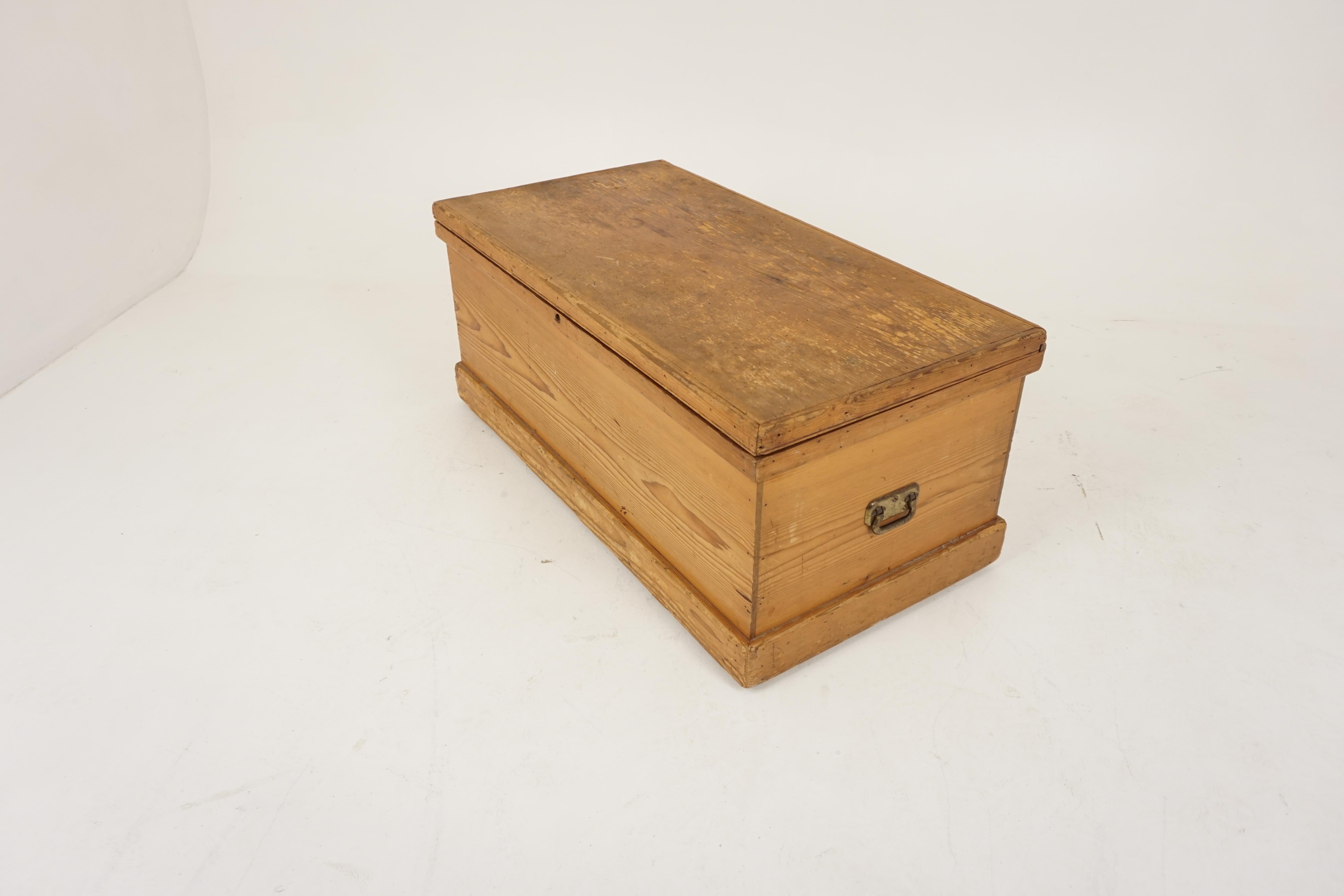 Antique Large Pine Blanket Box, Trunk, Chest, Scotland, 1910, BJF In Good Condition In Vancouver, BC