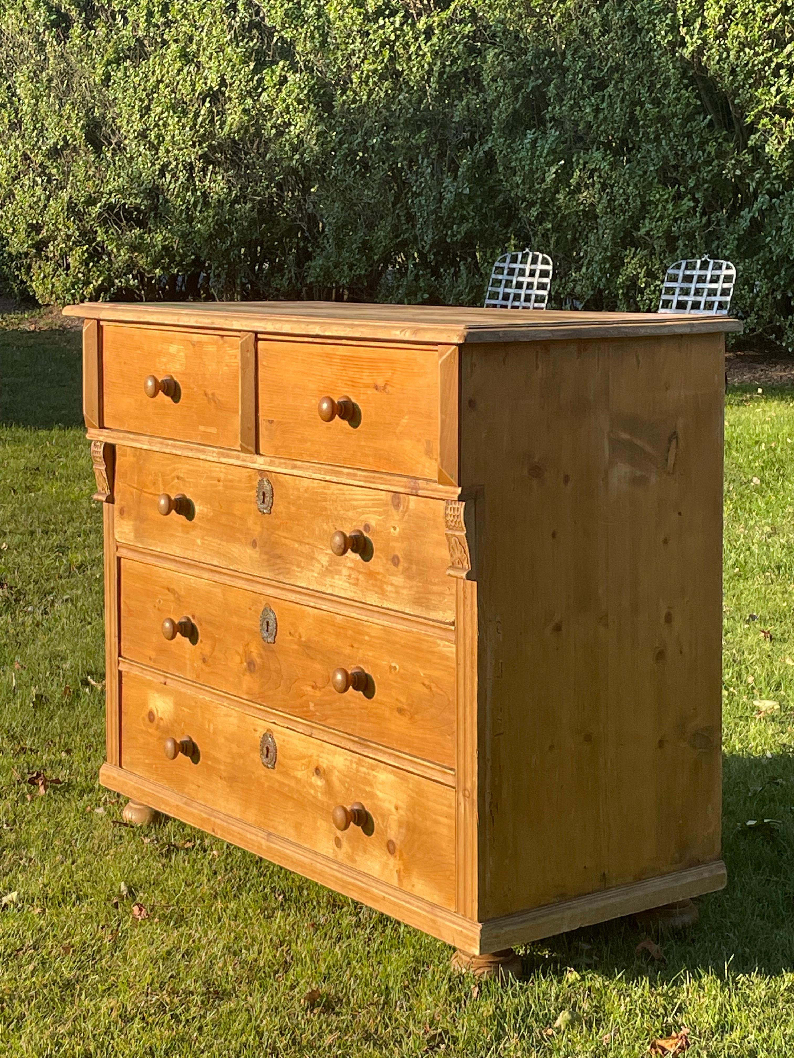Antique Large Pine Dresser with lots of Drawer Space For Sale 6