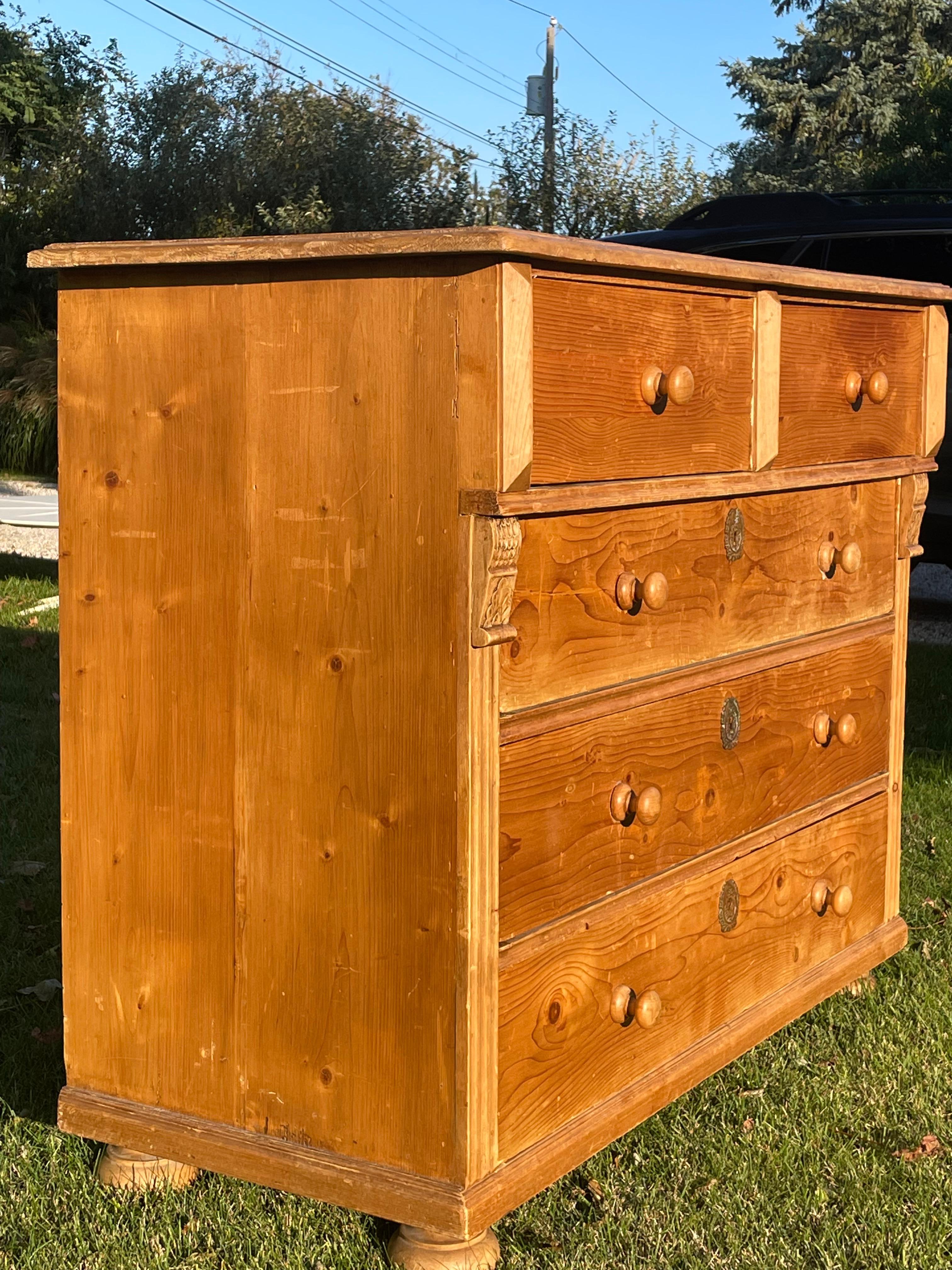 Antique Large Pine Dresser with lots of Drawer Space For Sale 1