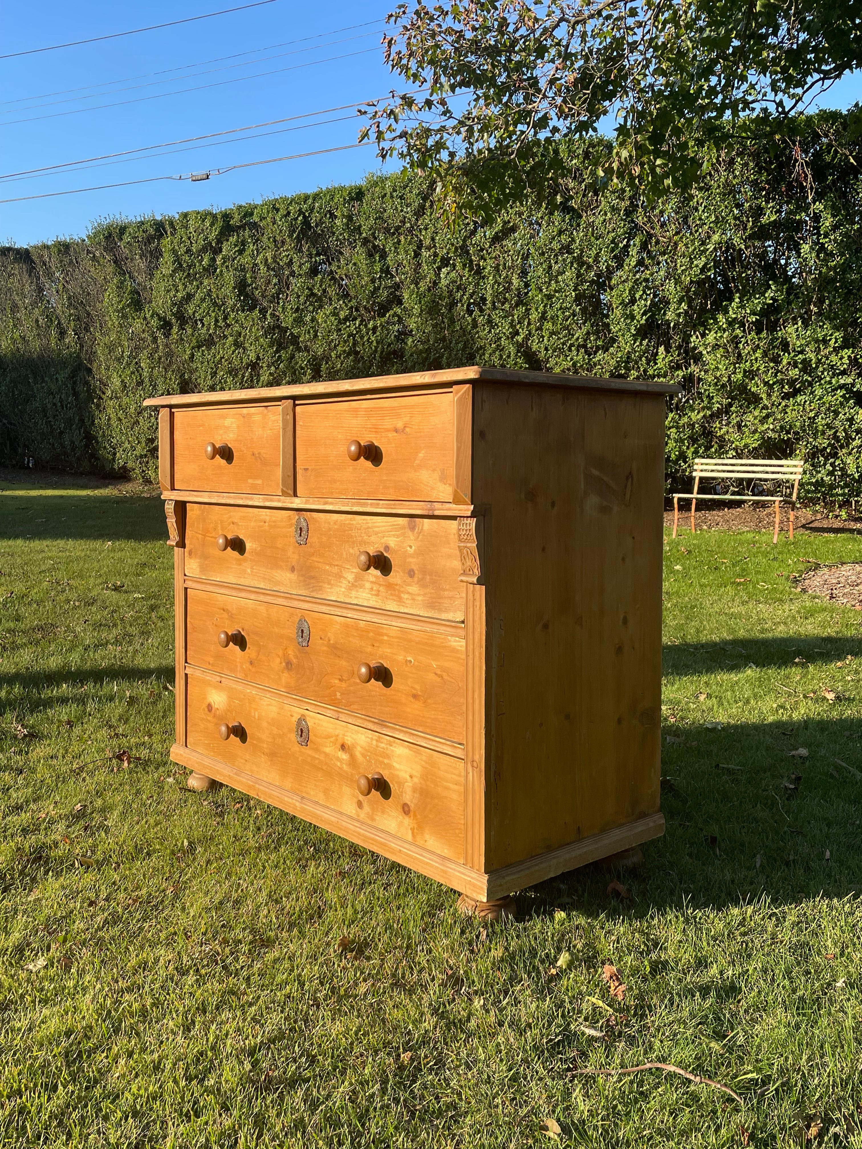 Antique Large Pine Dresser with lots of Drawer Space For Sale 3