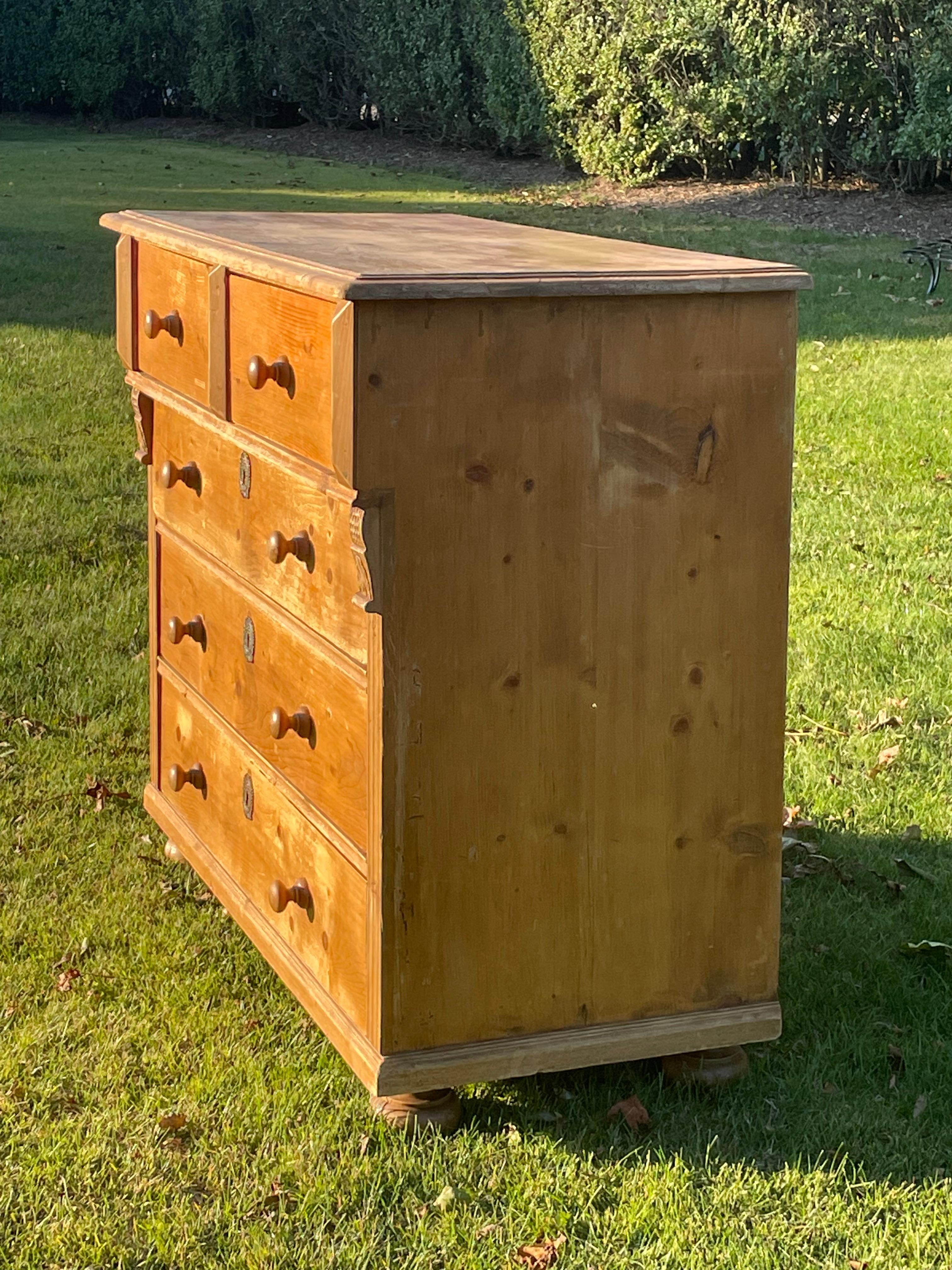 Antique Large Pine Dresser with lots of Drawer Space For Sale 4