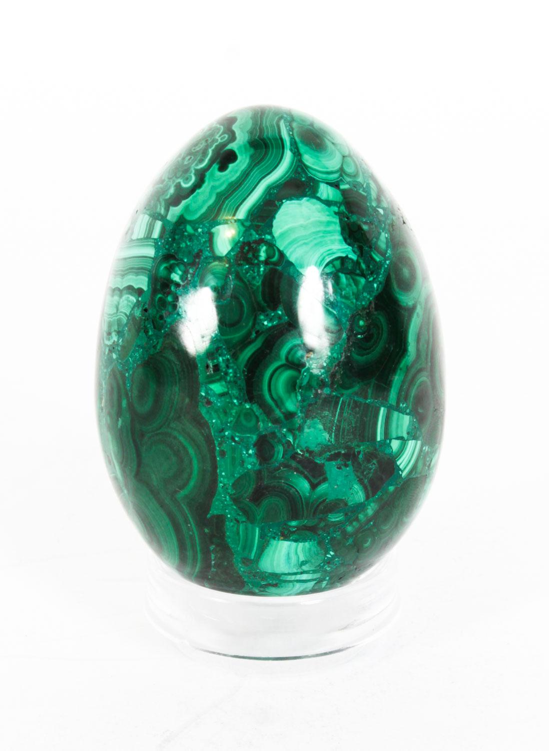 Antique Large Polished Malachite Egg Circa 20th Century In Good Condition In London, GB
