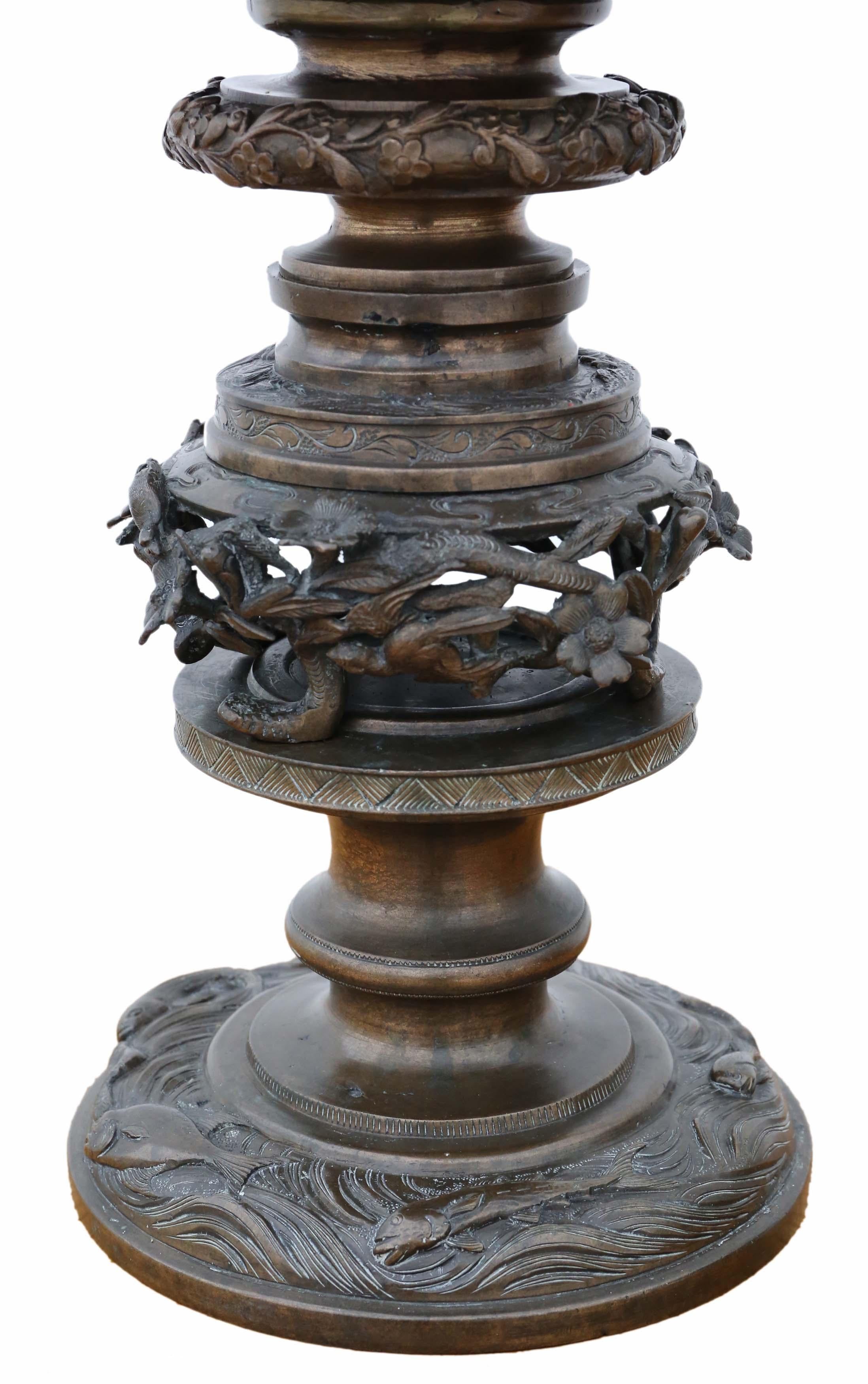 Antique quality Japanese tall decorative bronze vase display stand, Meiji period. This is a very rare item.

Would look amazing in the right location. Large and impressive centrepiece. Good color and patina.

Overall maximum dimensions: 28cm