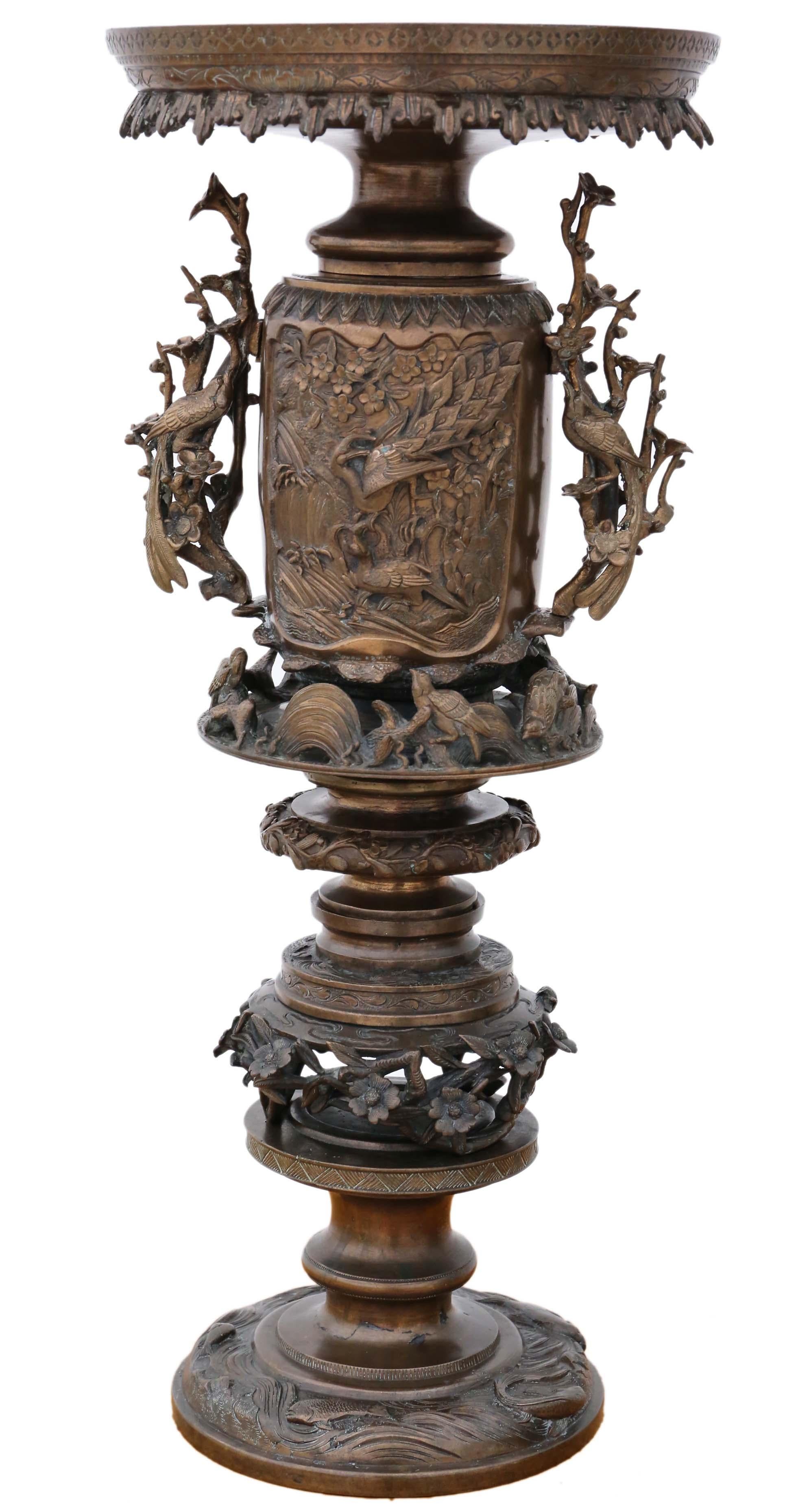 Antique Large Quality Japanese circa 1900 Tall Bronze Vase Centrepiece 1