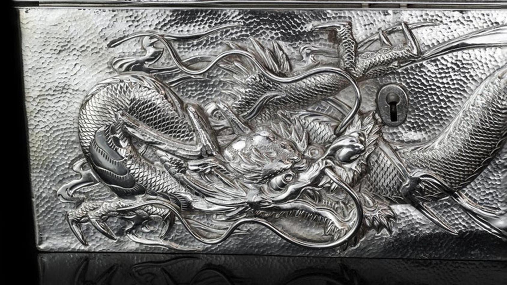Antique Large Rectangular Japanese Silver Cigar Box Decorated with Dragons In Good Condition For Sale In Braintree, GB
