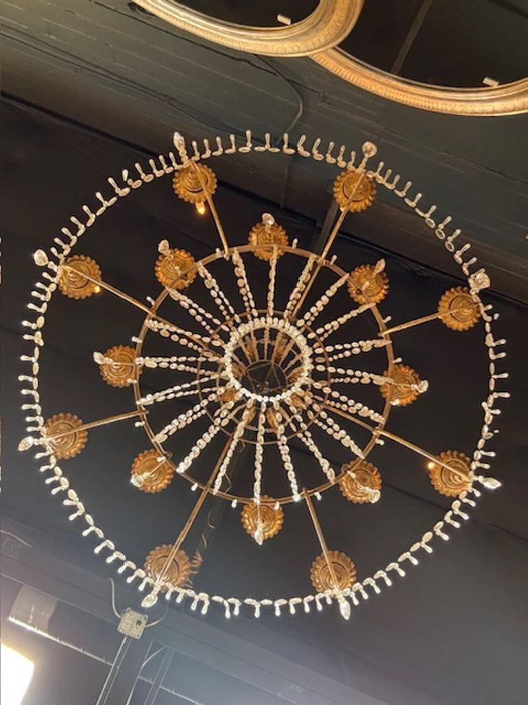XX secolo Antico lampadario toscano di grandi dimensioni in bronzo dorato e cristallo in vendita