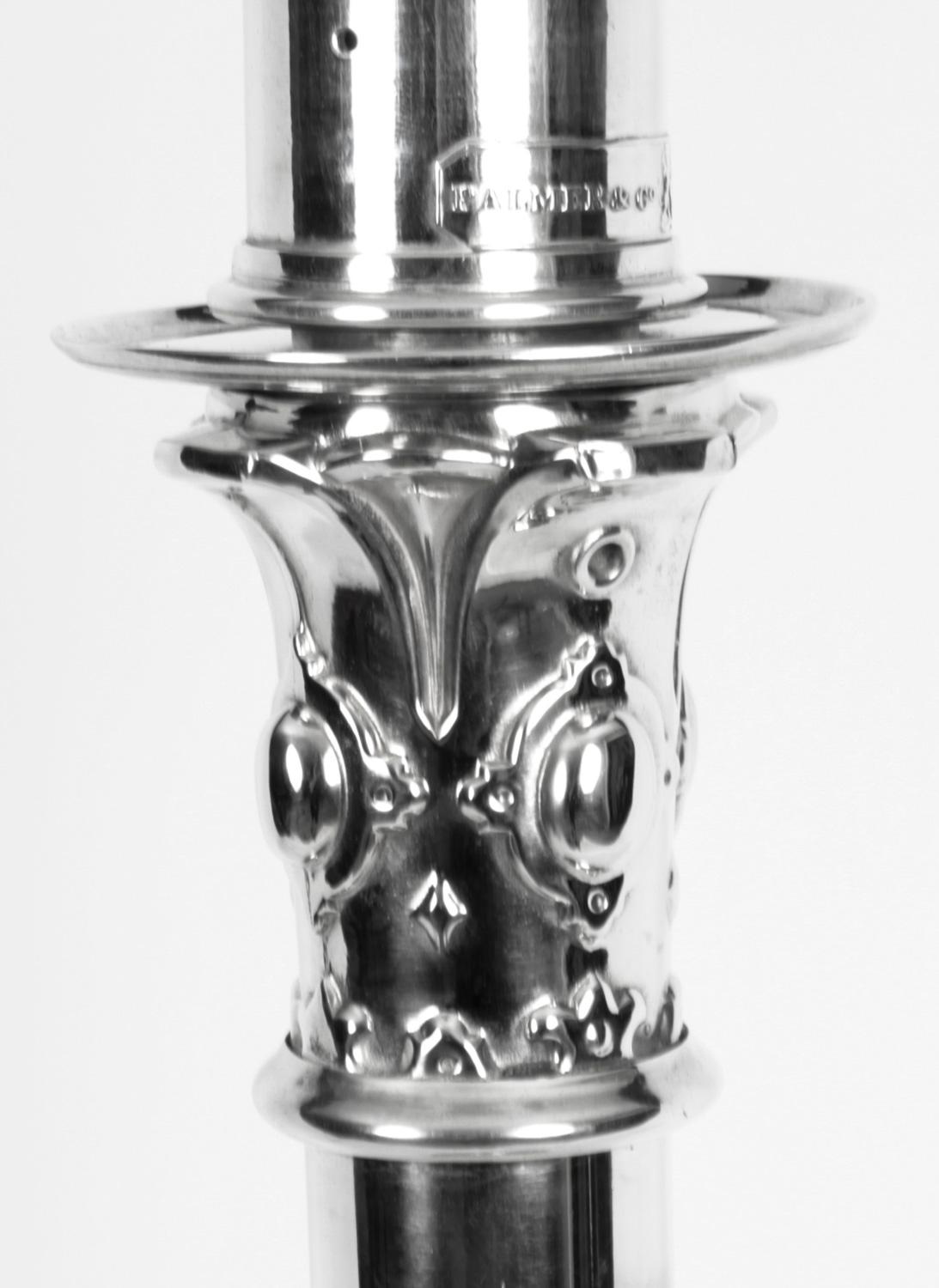 Fin du XIXe siècle Grande lampe de bureau ancienne en métal argenté par Palmer & Co, XIXe siècle en vente